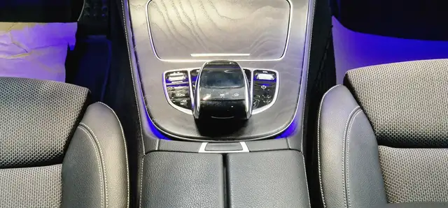 Mercedes-Benz E-Class view 17