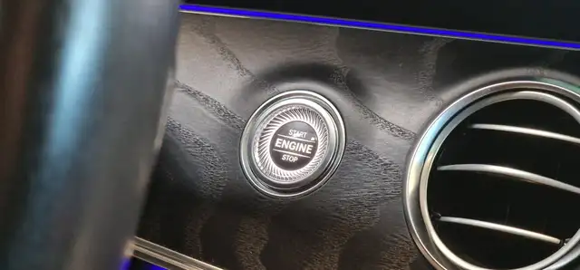 Mercedes-Benz E-Class view 22