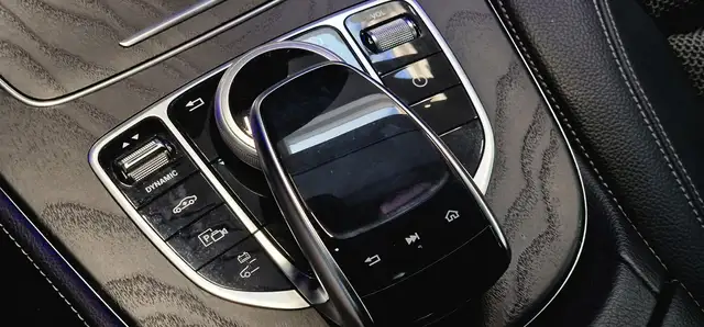 Mercedes-Benz E-Class view 25