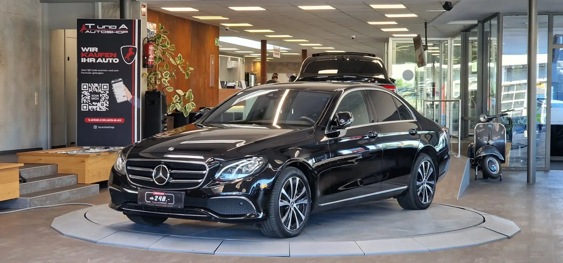 Mercedes-Benz E 300 de Avantgarde Aut. *AHK*AIR Balance*360°*Burmester Schwarz - 1