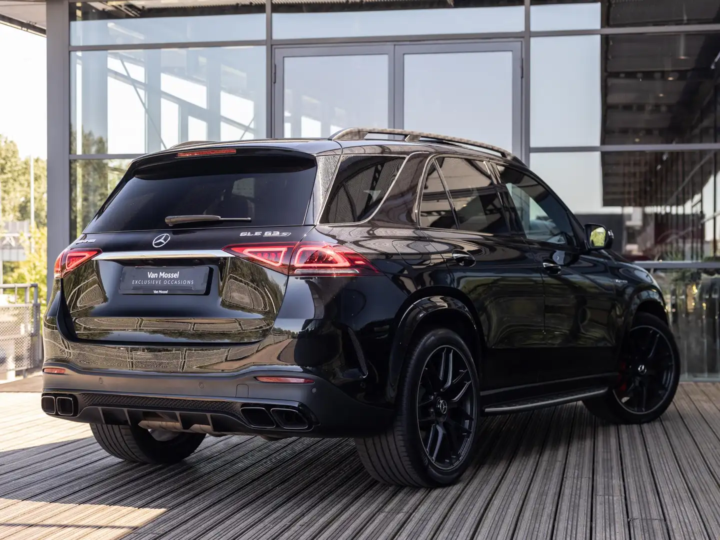 Mercedes-Benz GLE 63 AMG S 4MATIC+ Premium Plus | PANORAMADAK | BURMESTER A Zwart - 2