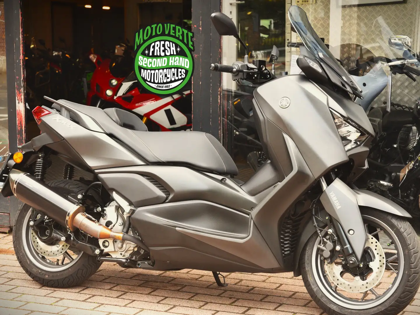Yamaha X-Max 300 (TVAC) ***MOTO VERTE*** Gris - 1
