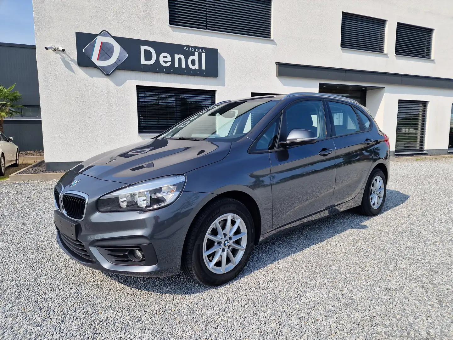 BMW 220 220 i Active Tourer *Navi*Sport-Lenkr.*Pano* Grau - 1