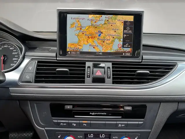Audi A6 view 11