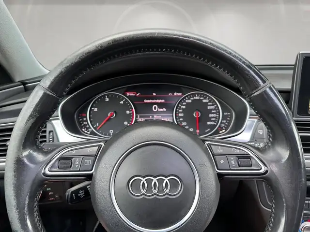 Audi A6 view 10