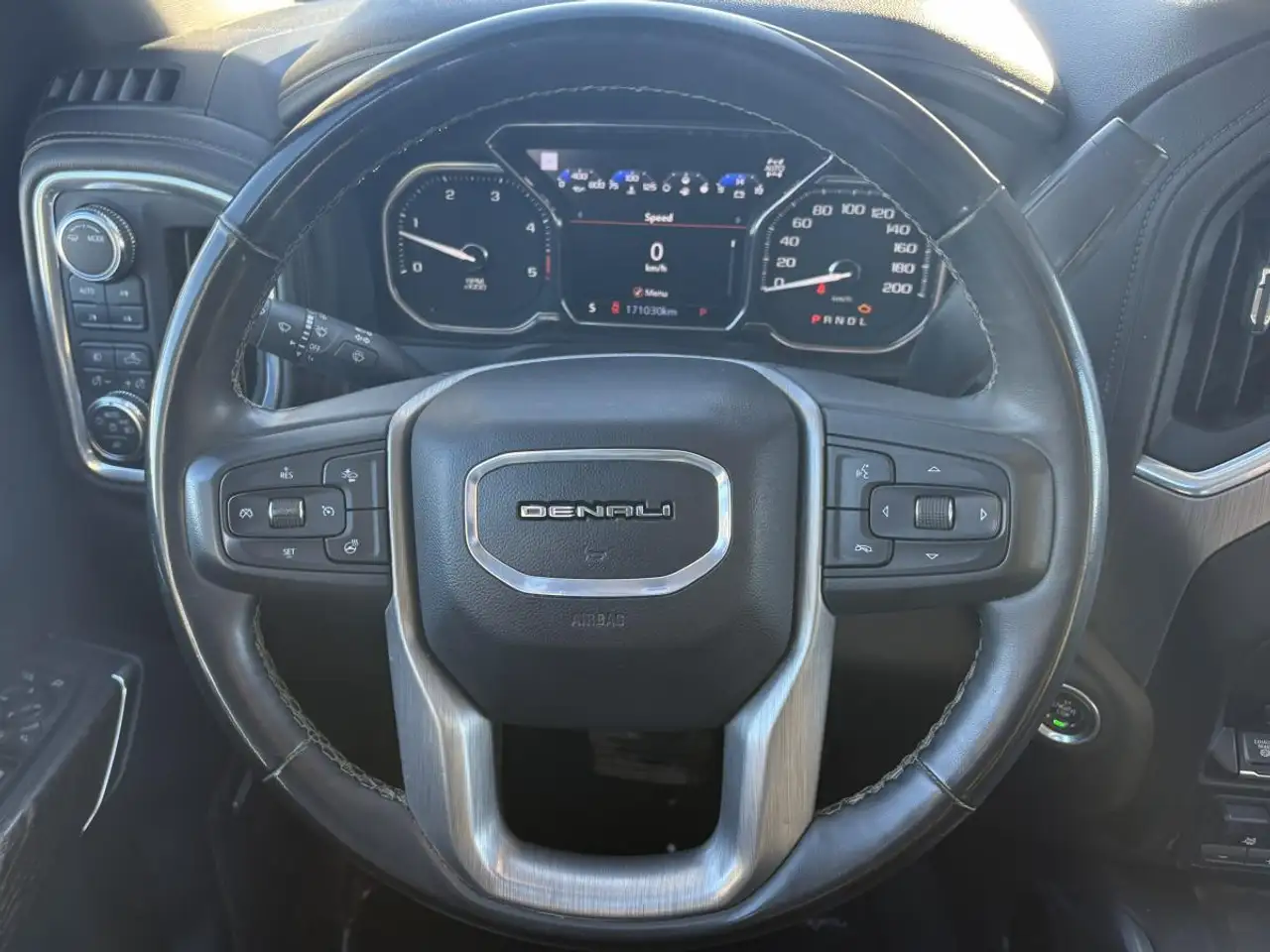 GMC Sierra 2500HD снимка GMC Sierra 2500HD