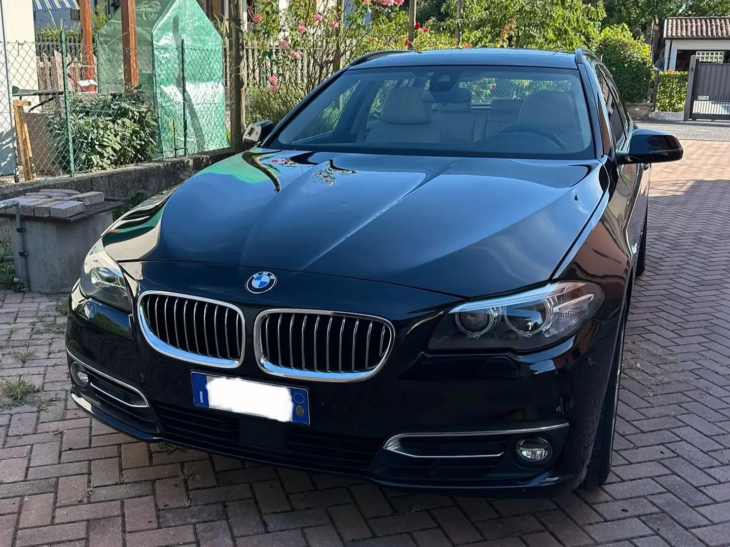 BMW 525 Serie 5 F11 Touring 525d Touring Luxury Nero - 2