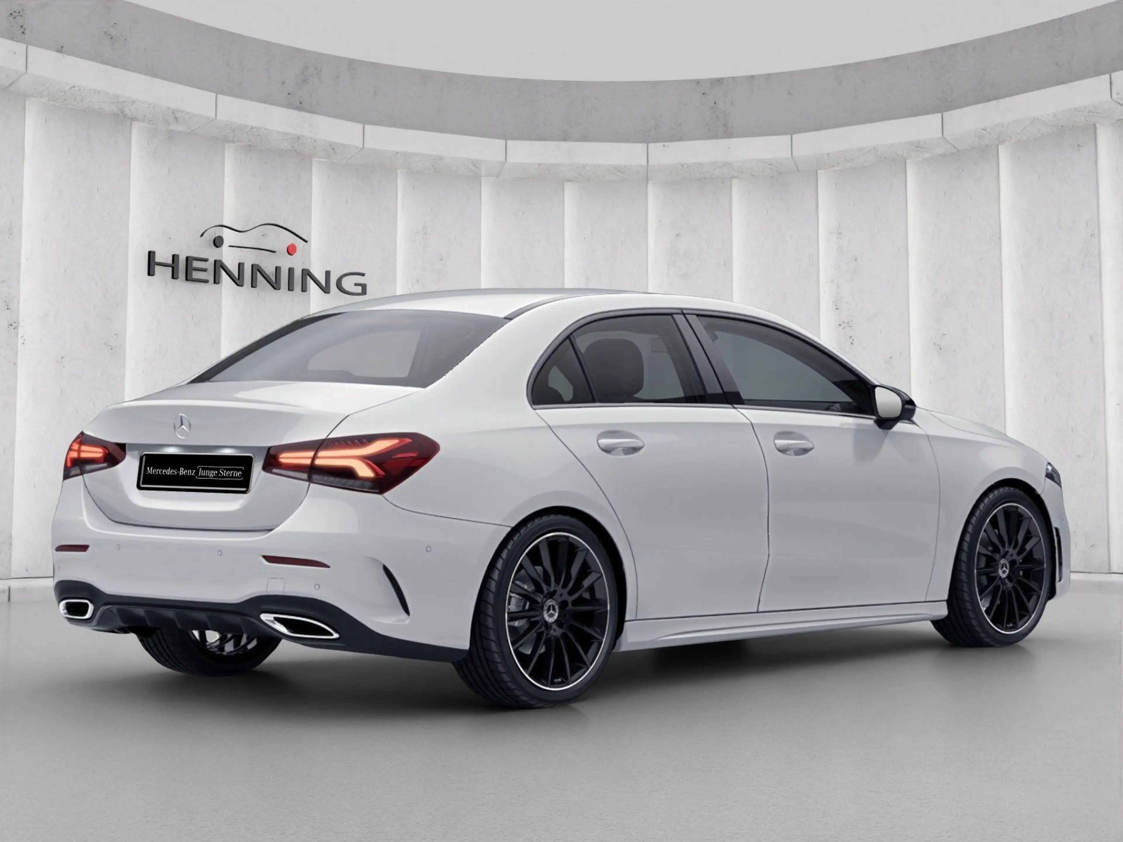 Mercedes-Benz A 220 4MATIC Limousine — photo 4