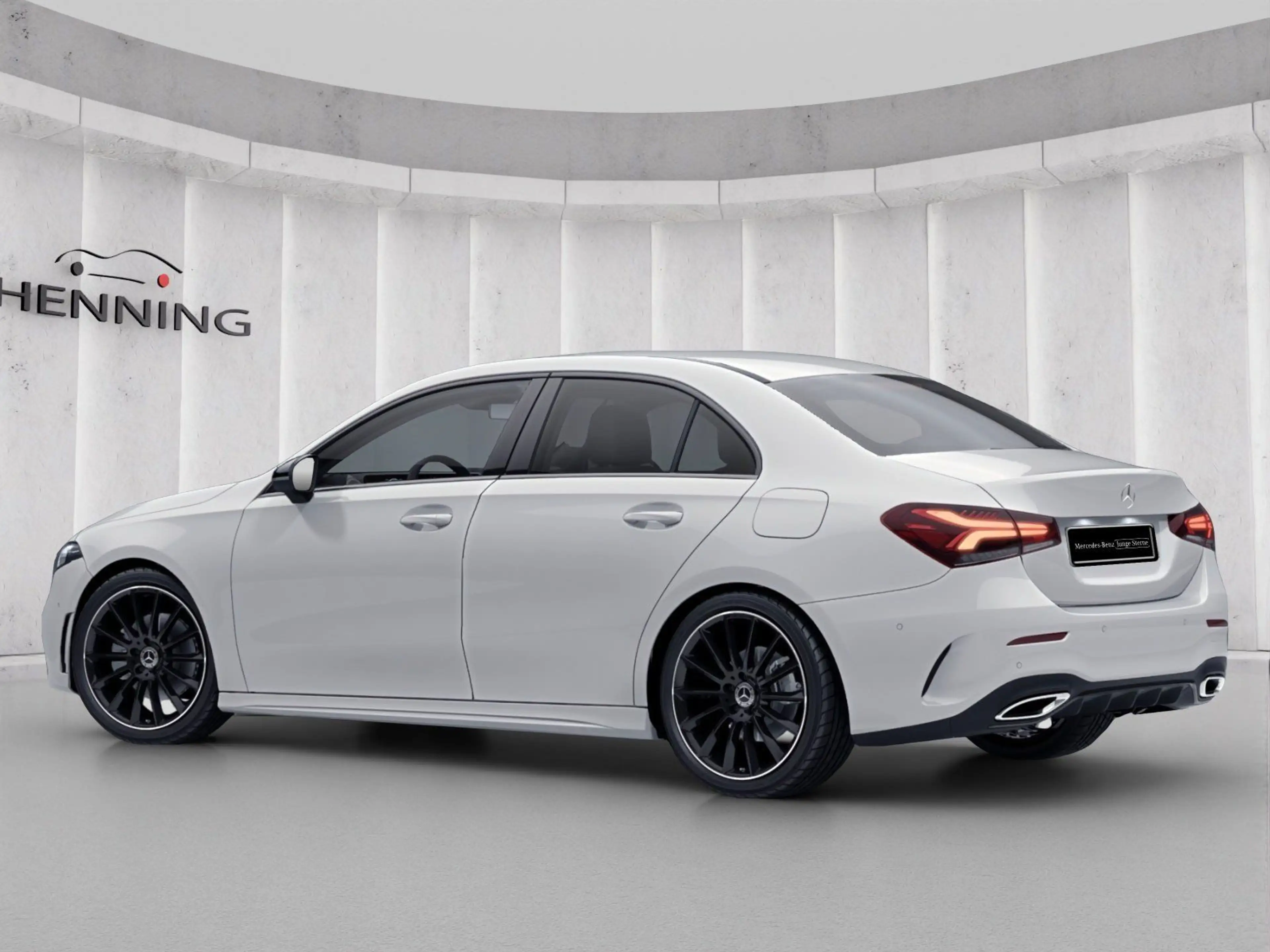 Mercedes-Benz A 220 4MATIC Limousine — photo 2