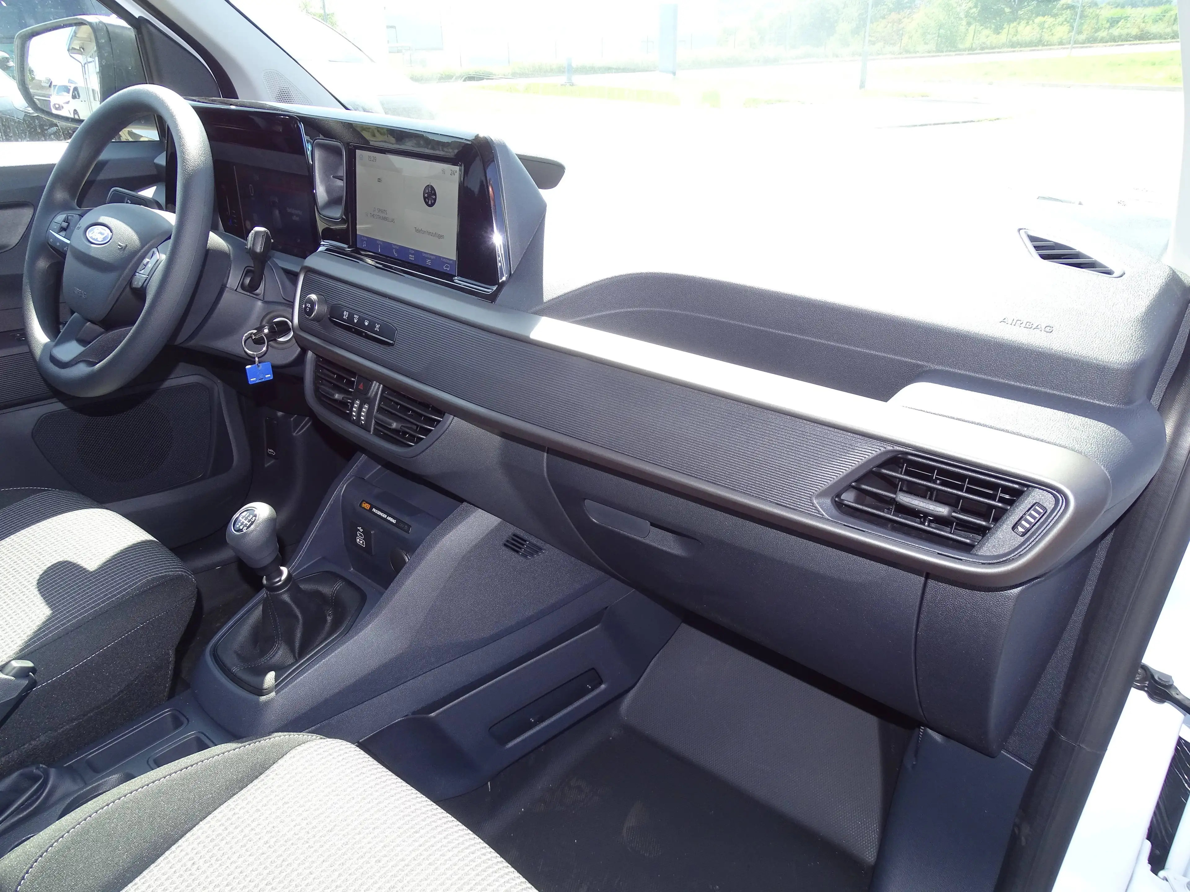 Ford Transit Courier Trend — photo 8