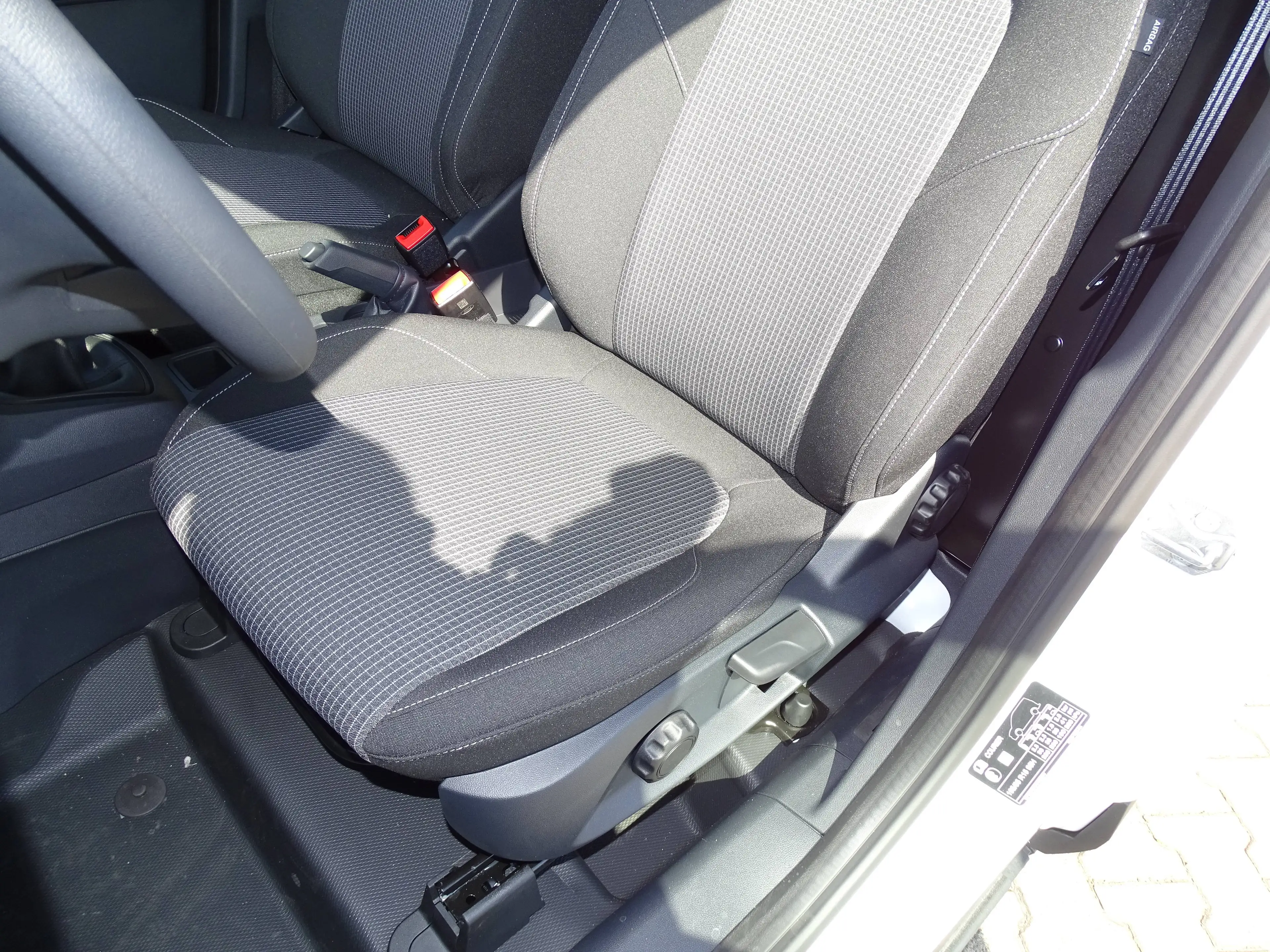 Ford Transit Courier Trend — photo 14