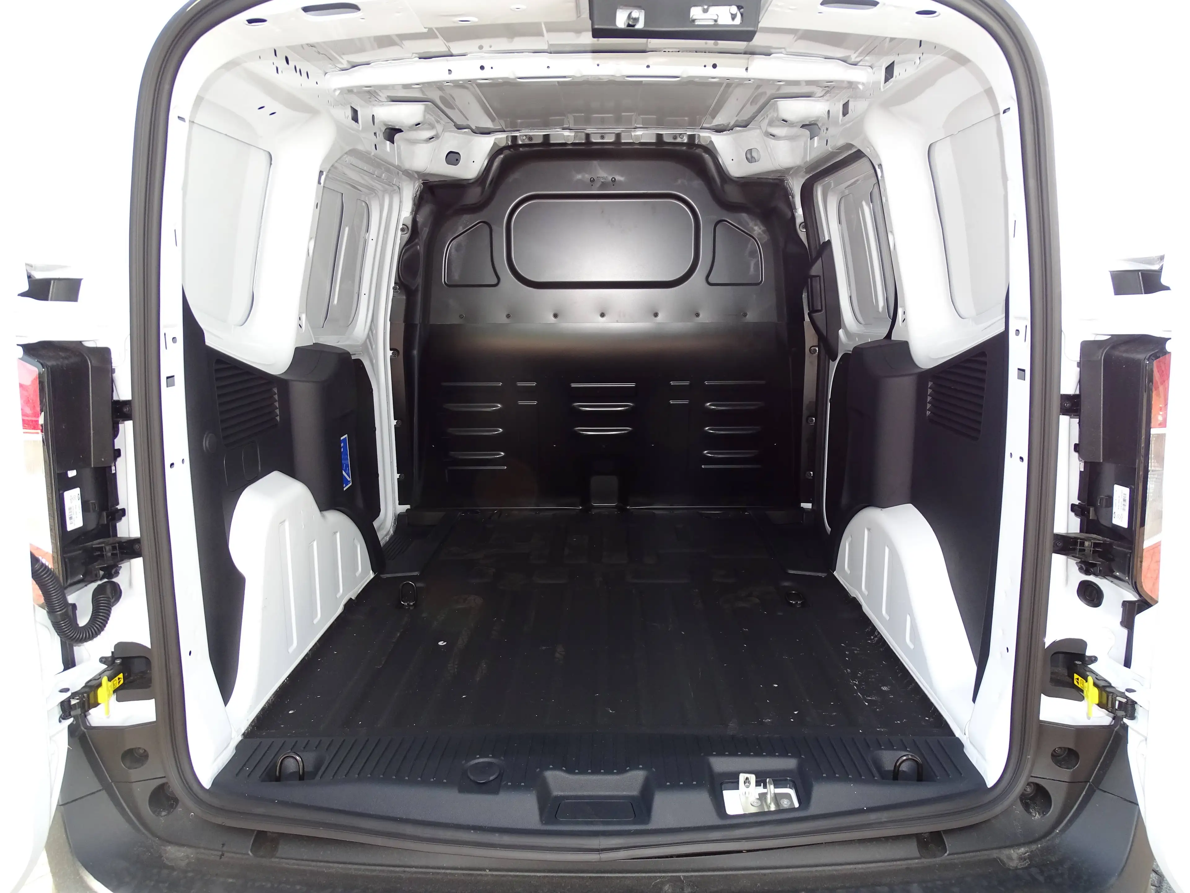 Ford Transit Courier Trend — photo 4