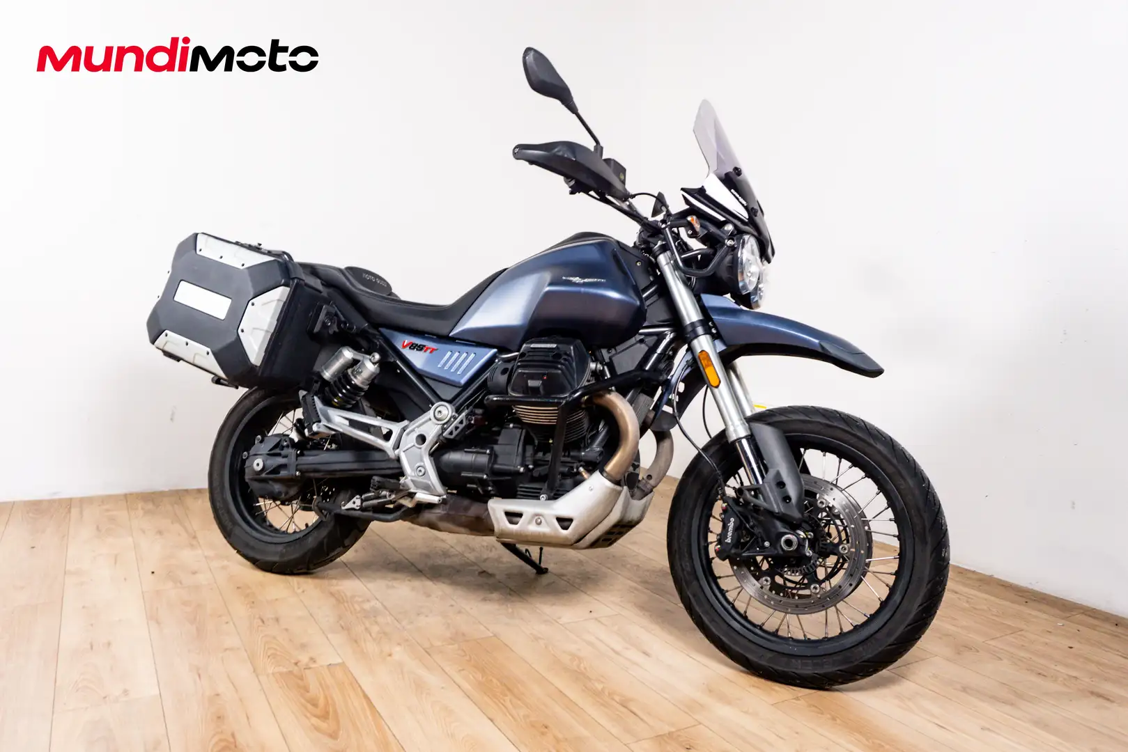 Moto Guzzi V 85 TT - 2