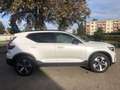 Volvo XC40 B4 Plus Dark Panoramadach  Plus Dark Weiß - thumbnail 3