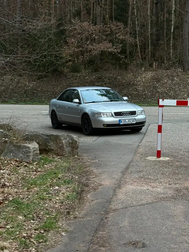 Audi A4 1.8 T, foto 2