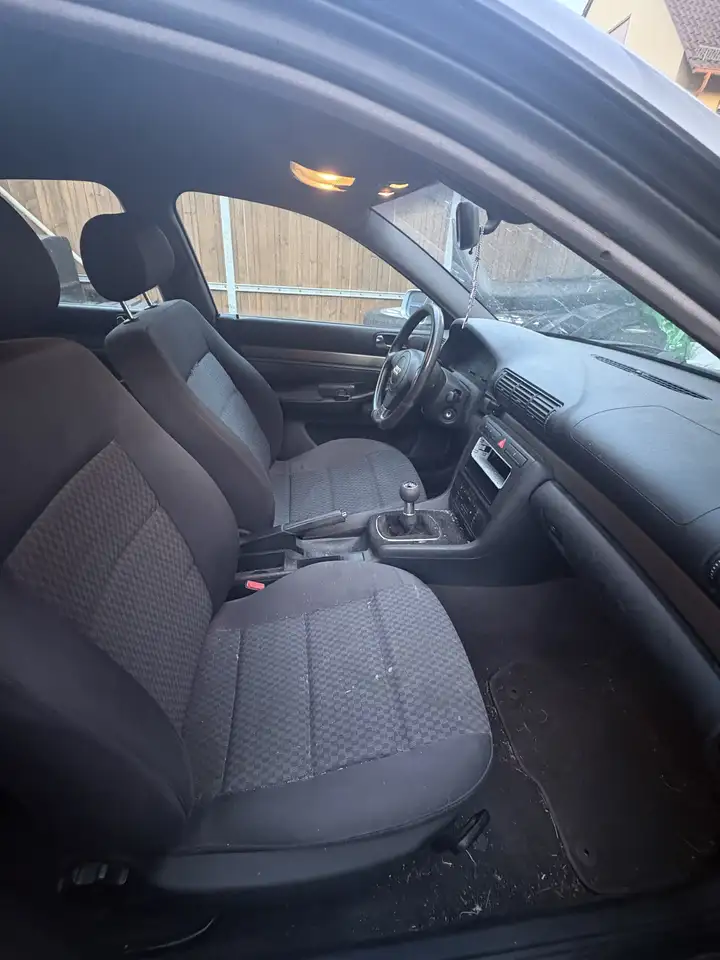 Audi A4 1.8 T, foto 12