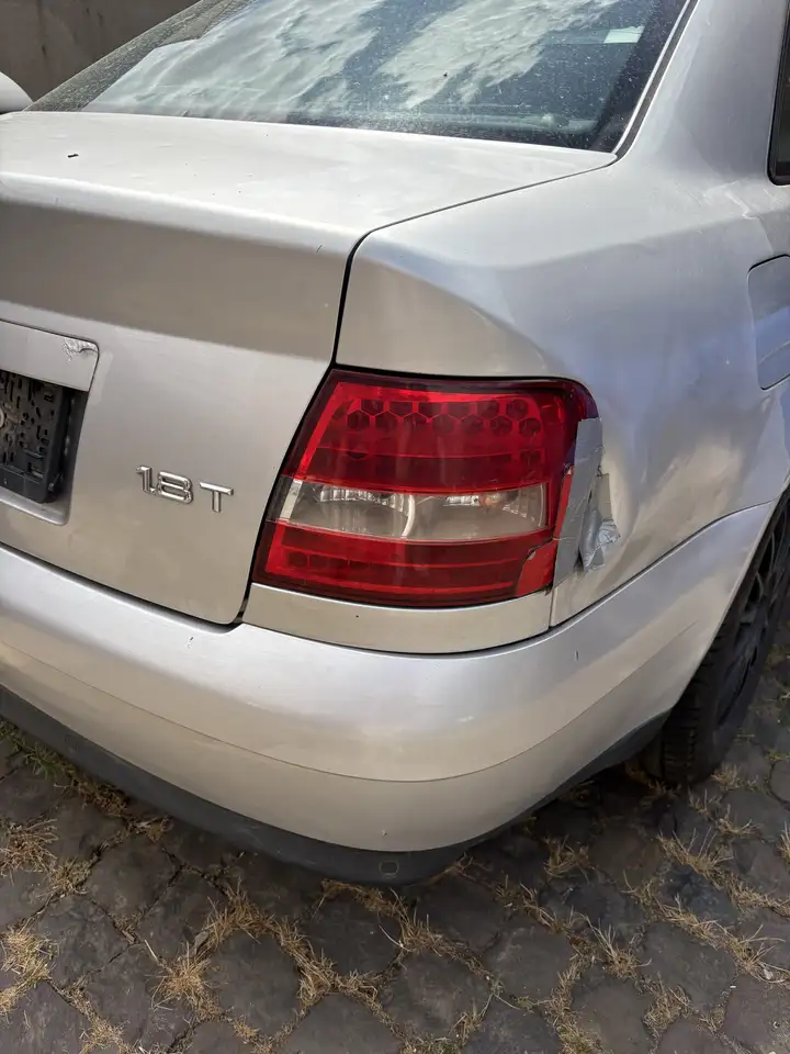 Audi A4 1.8 T, foto 8
