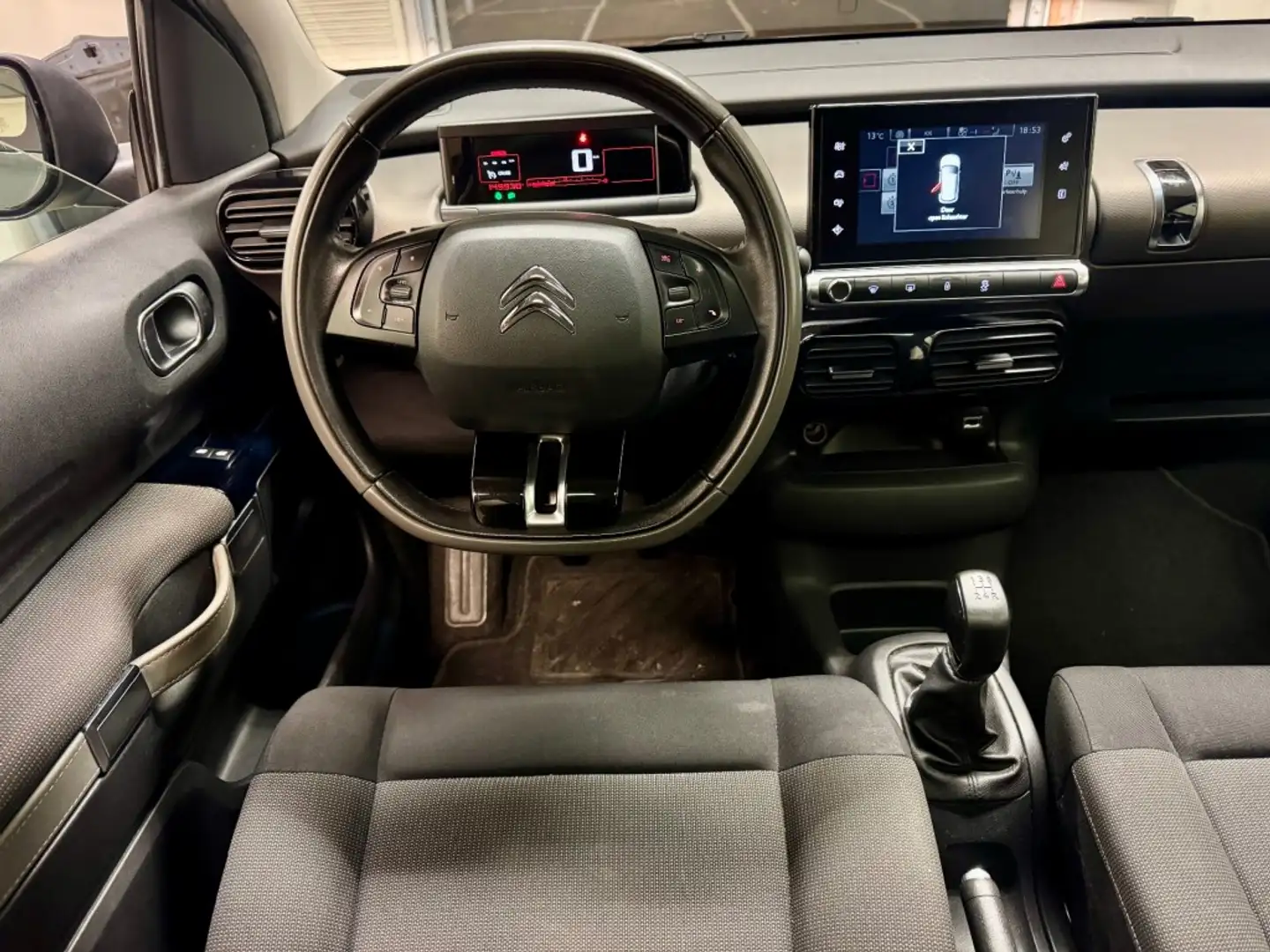 Citroen C4 Cactus 1.2 PureTech Feel CLIMA PANO 2DE EIG. NAP APK NETT Grijs - 2