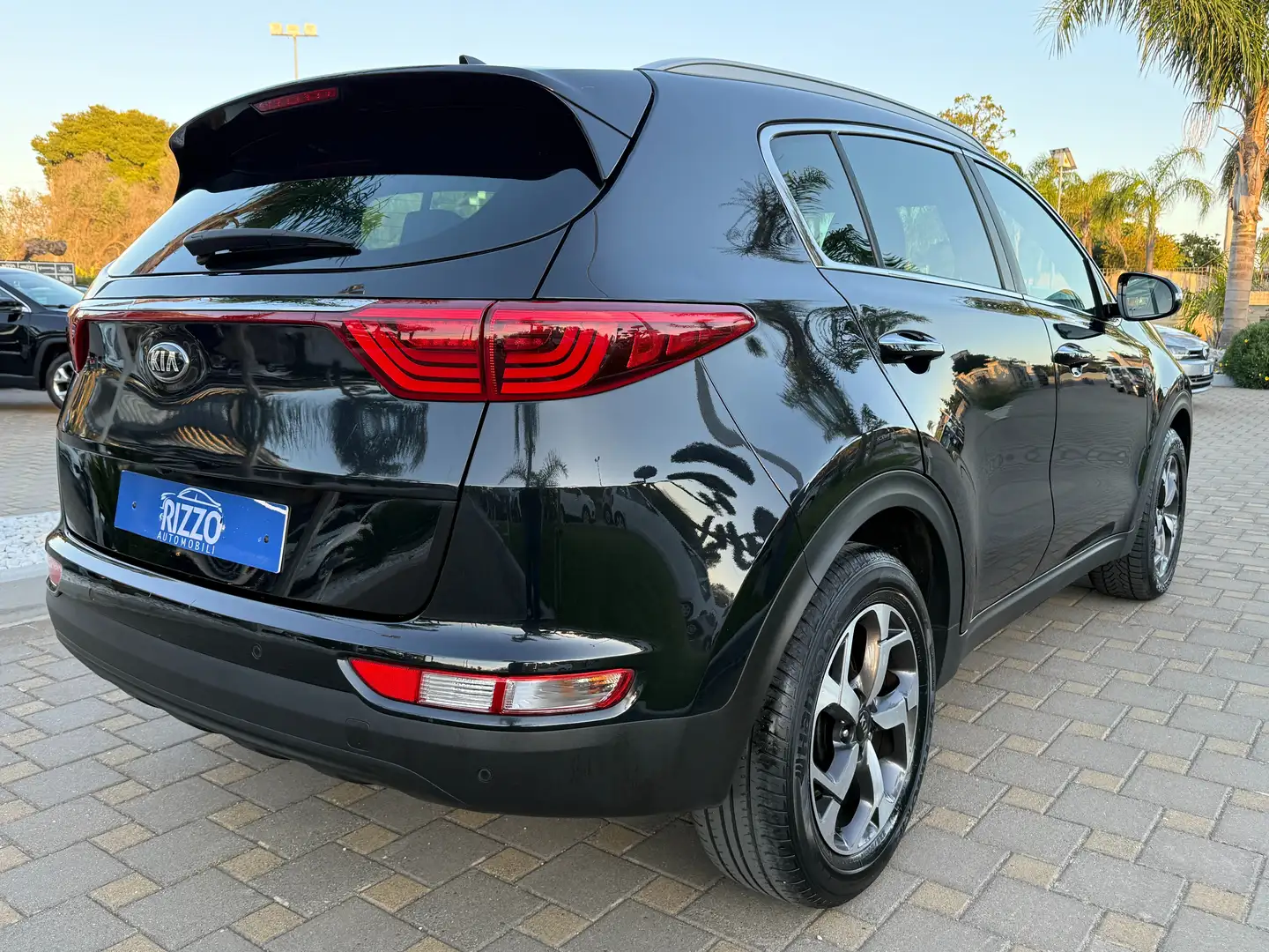 Kia Sportage 1.7CRDI 115CV COOL NAVI CAMERA Schwarz - 2