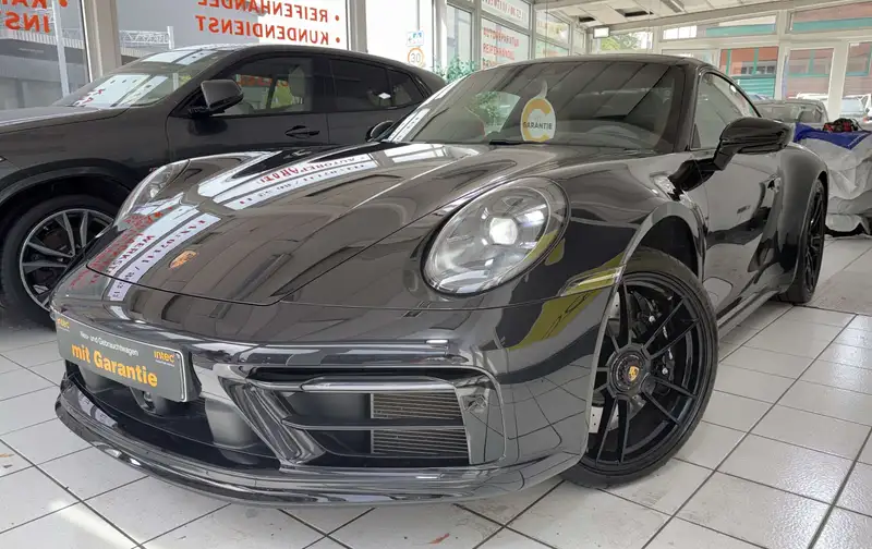 PORSCHE 911