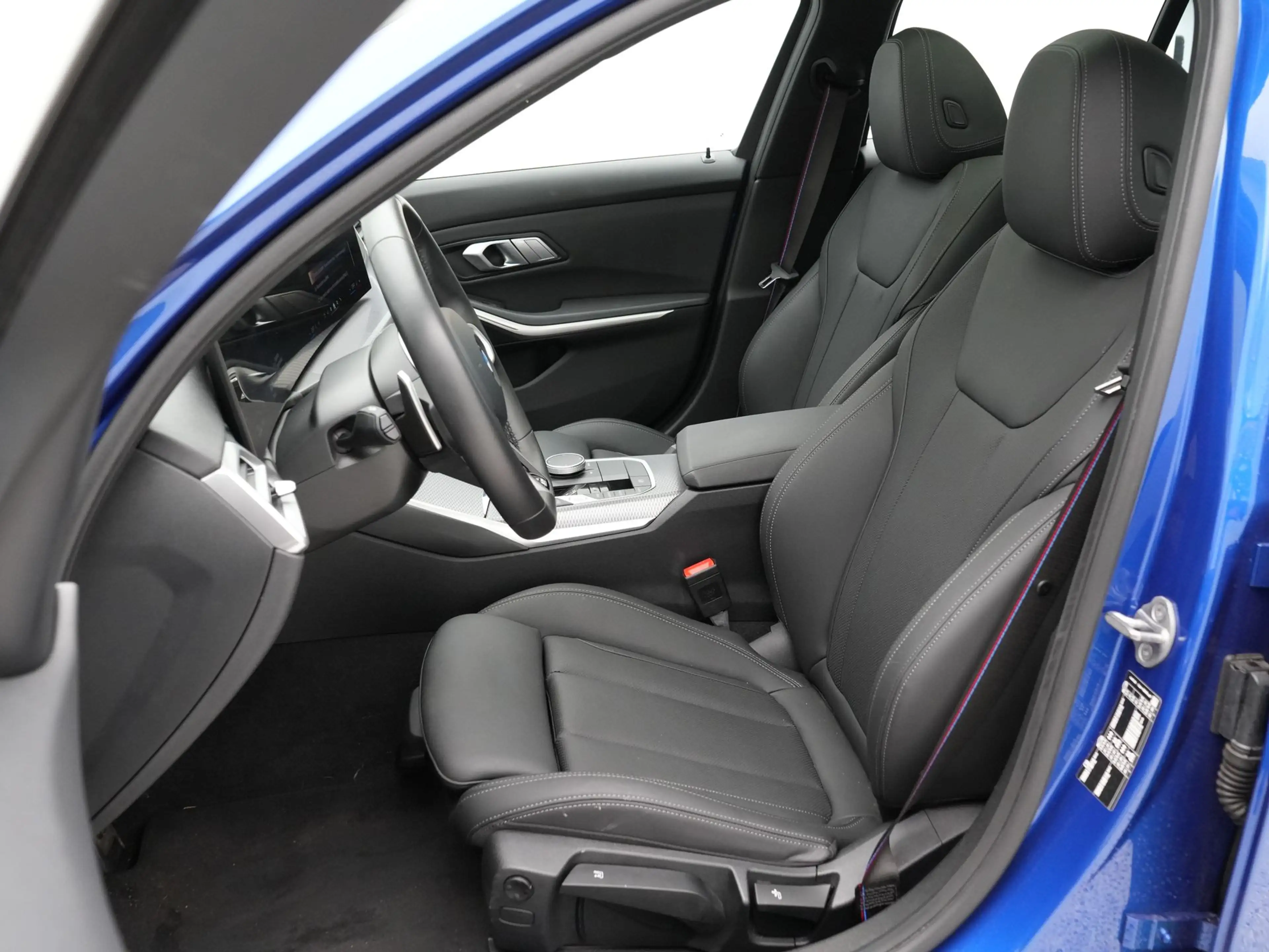 BMW 318 3 Serie 318i Touring M Sport Pro — photo 12