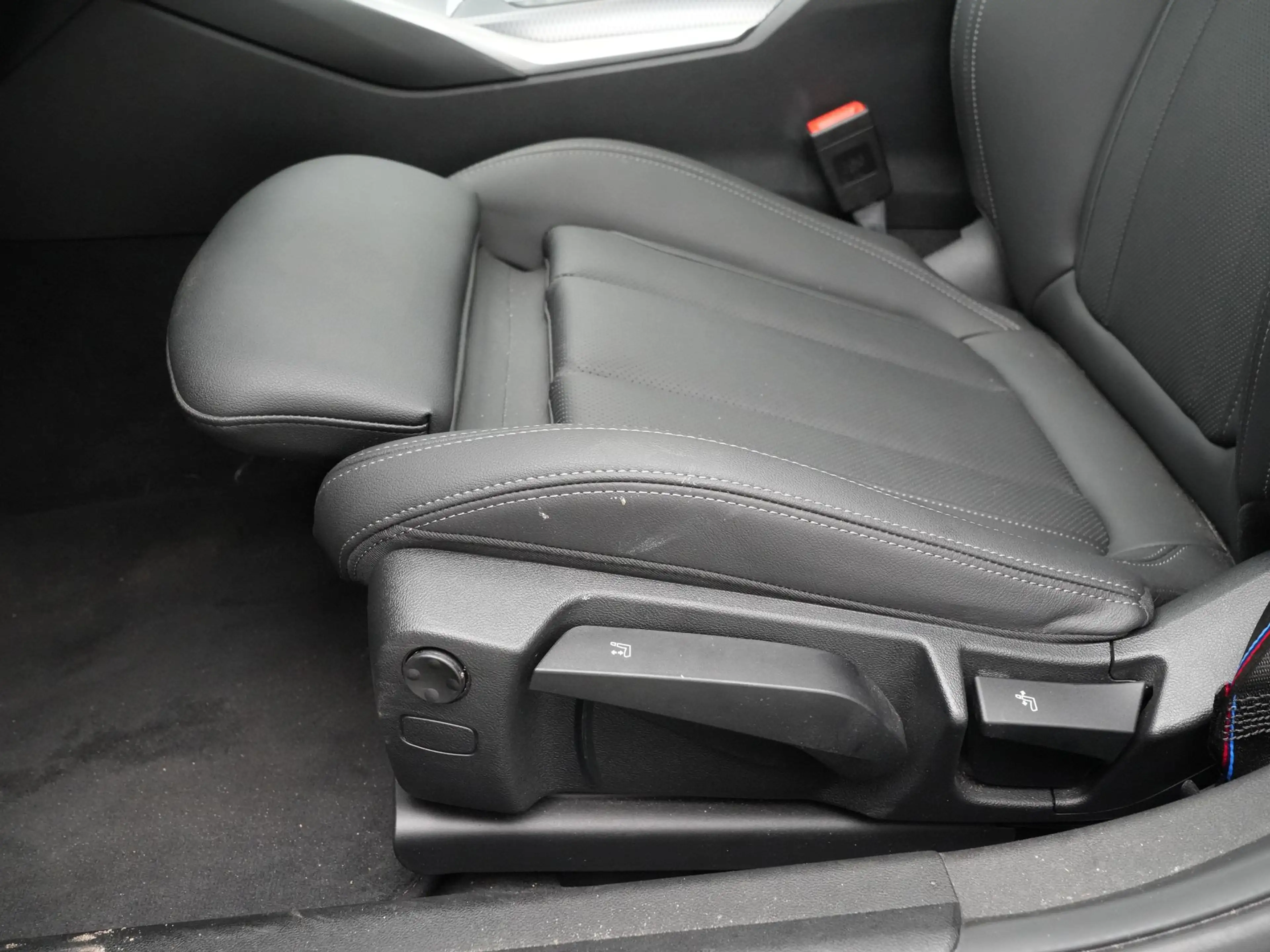 BMW 318 3 Serie 318i Touring M Sport Pro — photo 13