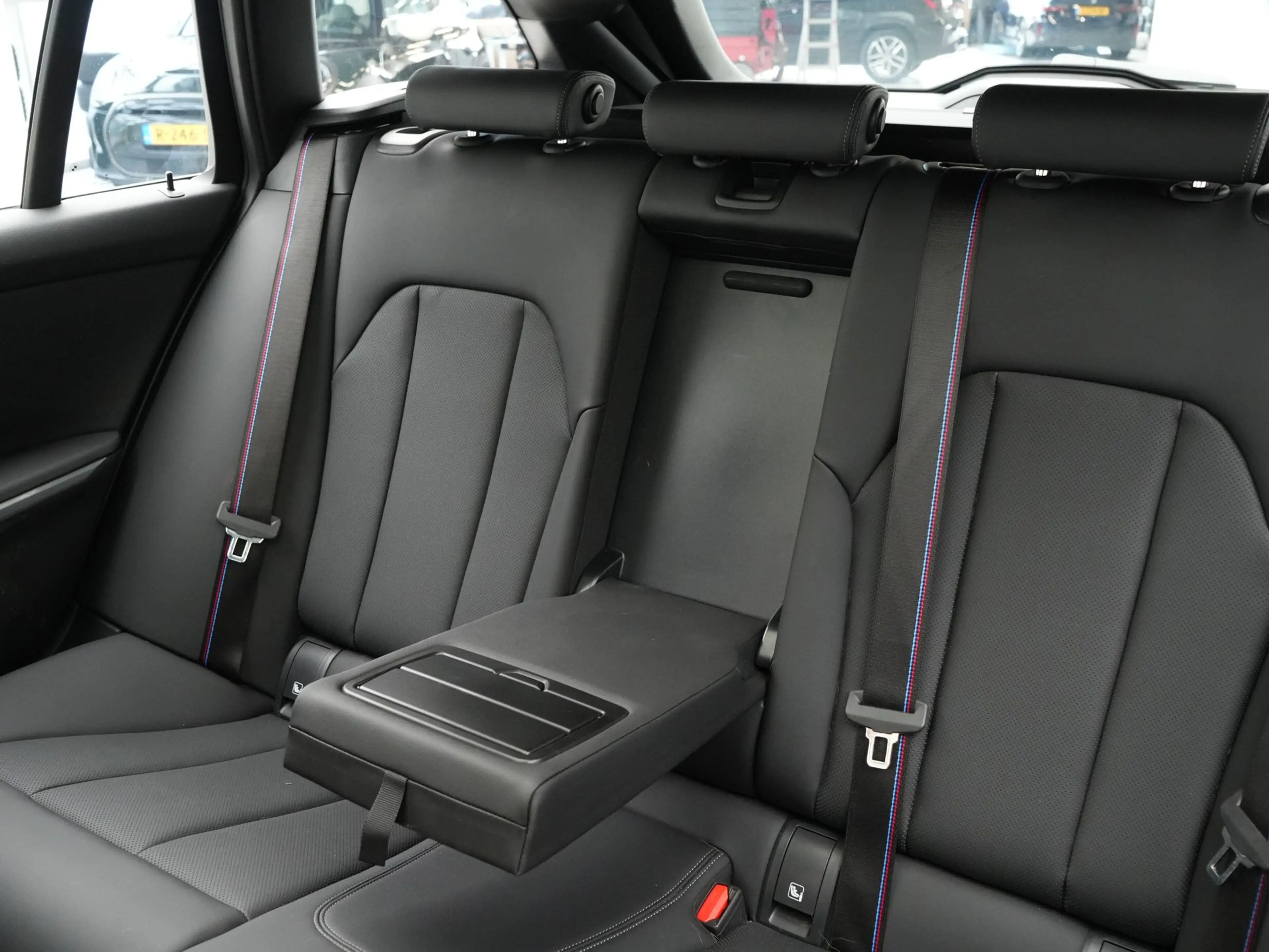 BMW 318 3 Serie 318i Touring M Sport Pro — photo 14