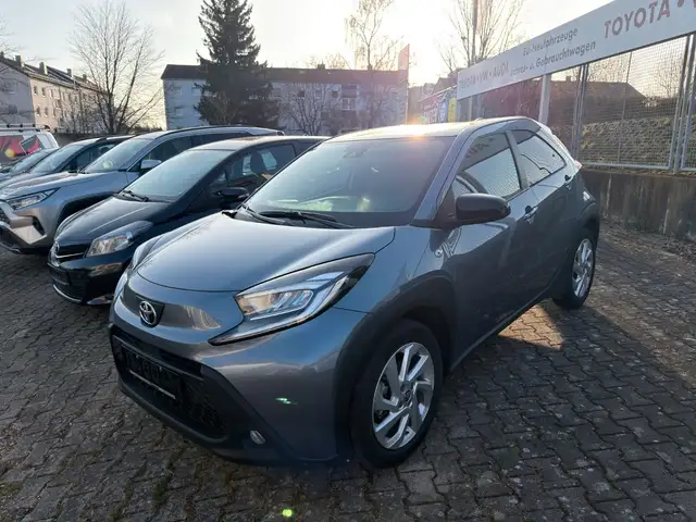 Toyota Aygo X 1.0-l-VVT-i Play / Komfort / Design