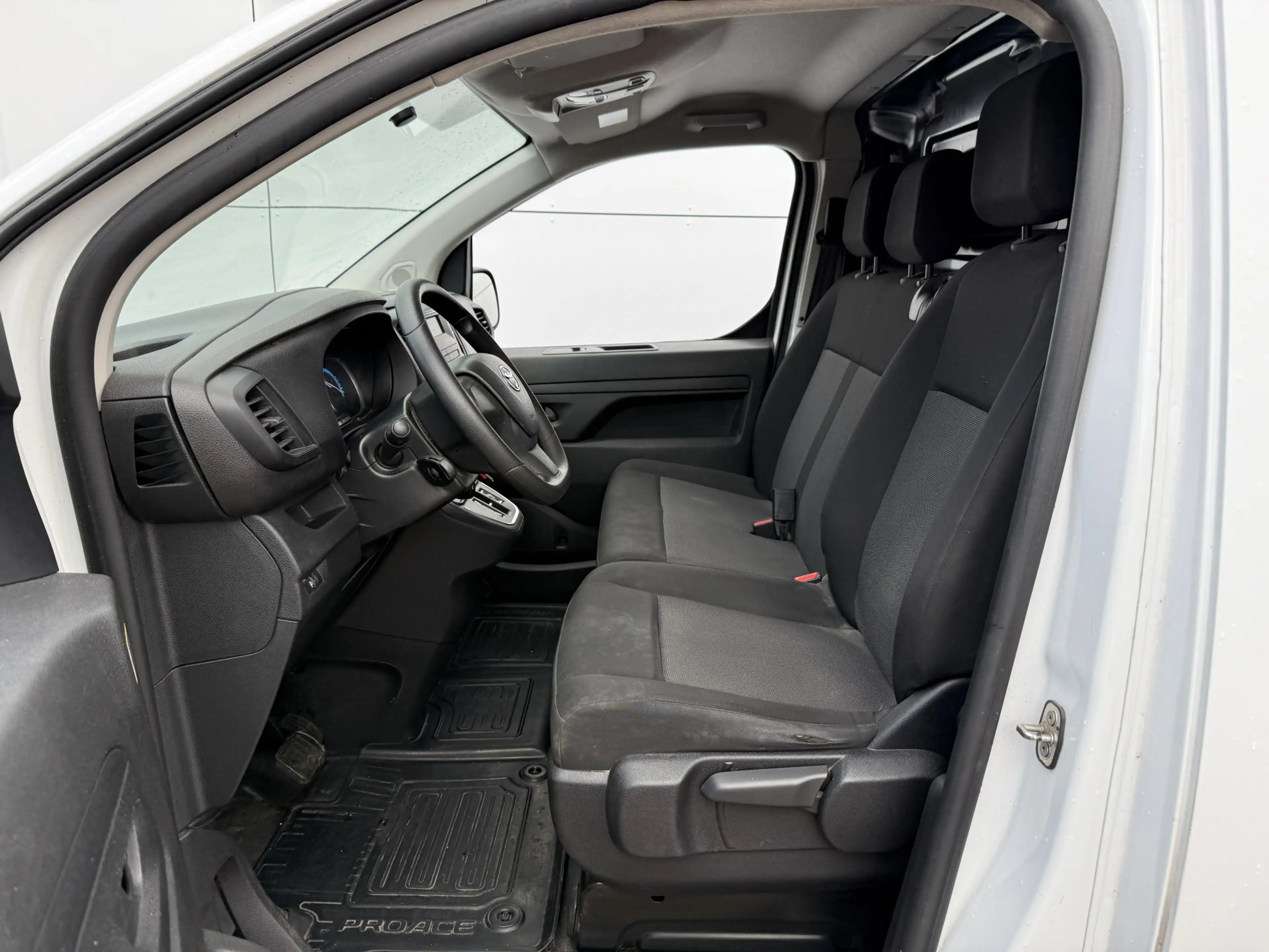 Toyota Proace Electric Worker 75kWh 136PK L3 348km WLTP EV Snell — photo 9