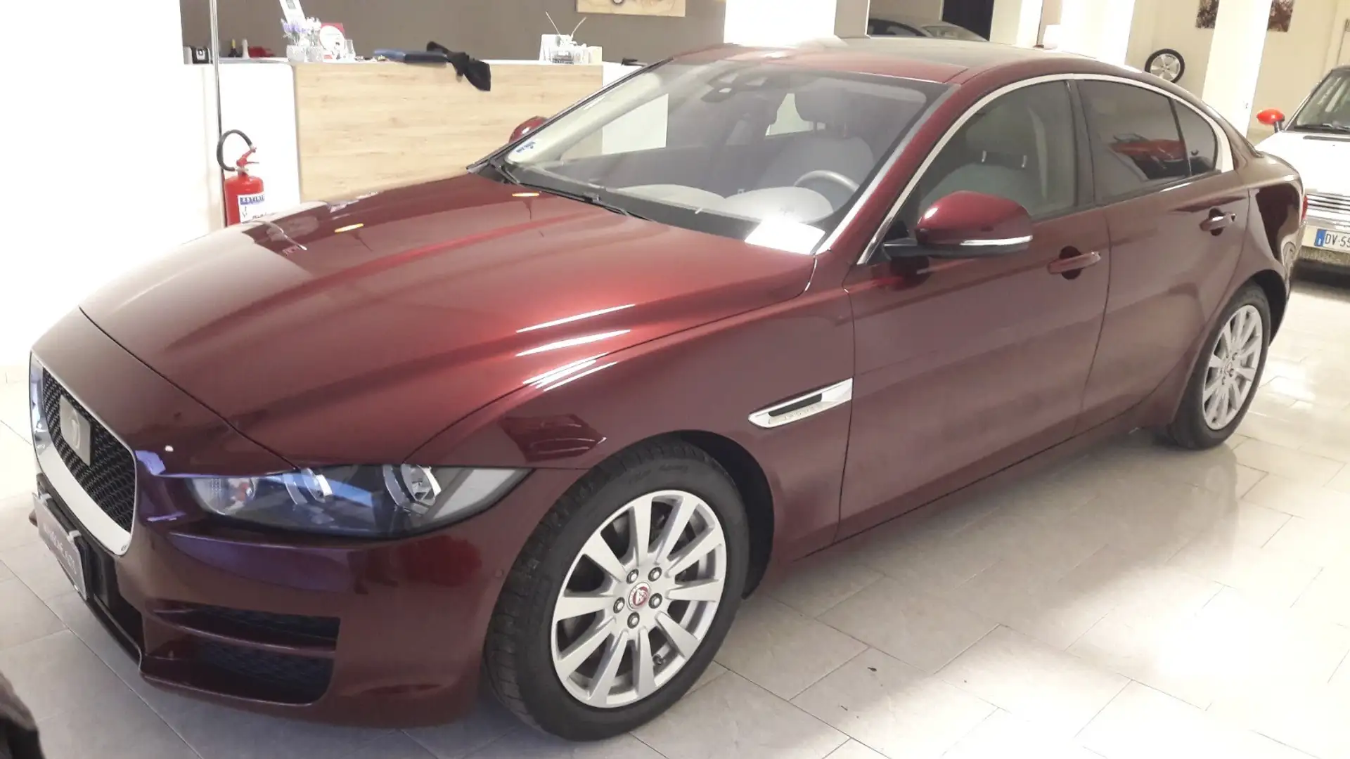Jaguar XE 2.0 D Turbo aut. Pure Business Edition Nero - 1