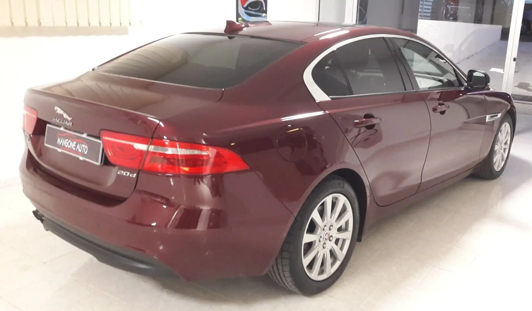 Jaguar XE 2.0 D Turbo aut. Pure Business Edition Nero - 2