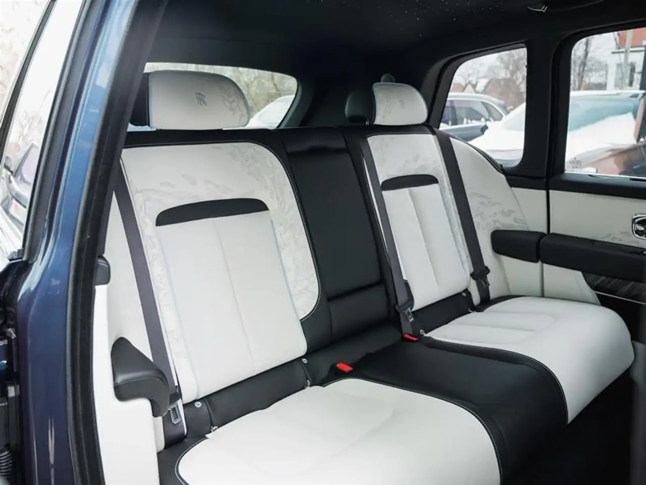 Rolls-Royce Cullinan снимка Rolls-Royce Cullinan