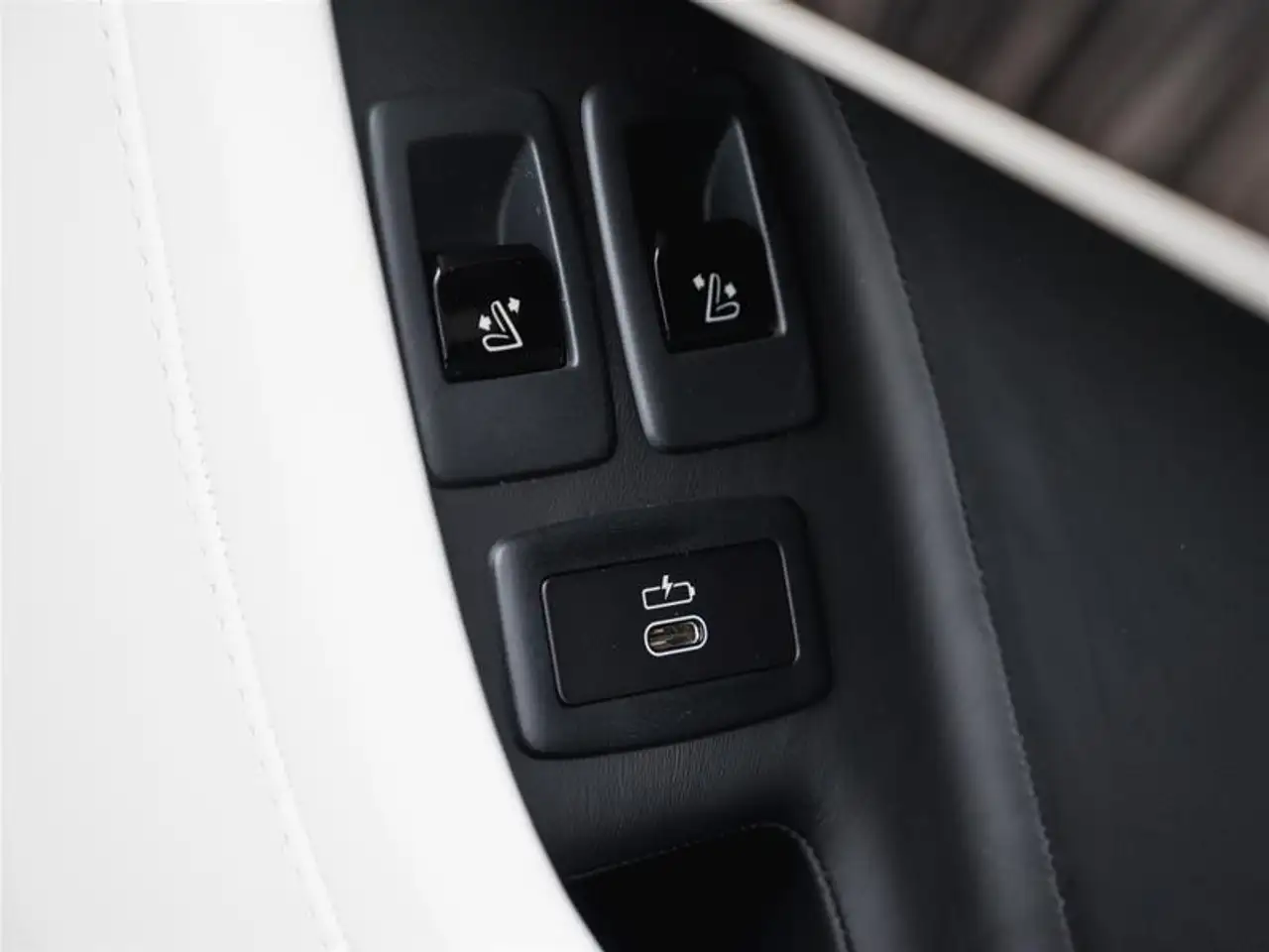 Rolls-Royce Cullinan снимка Rolls-Royce Cullinan