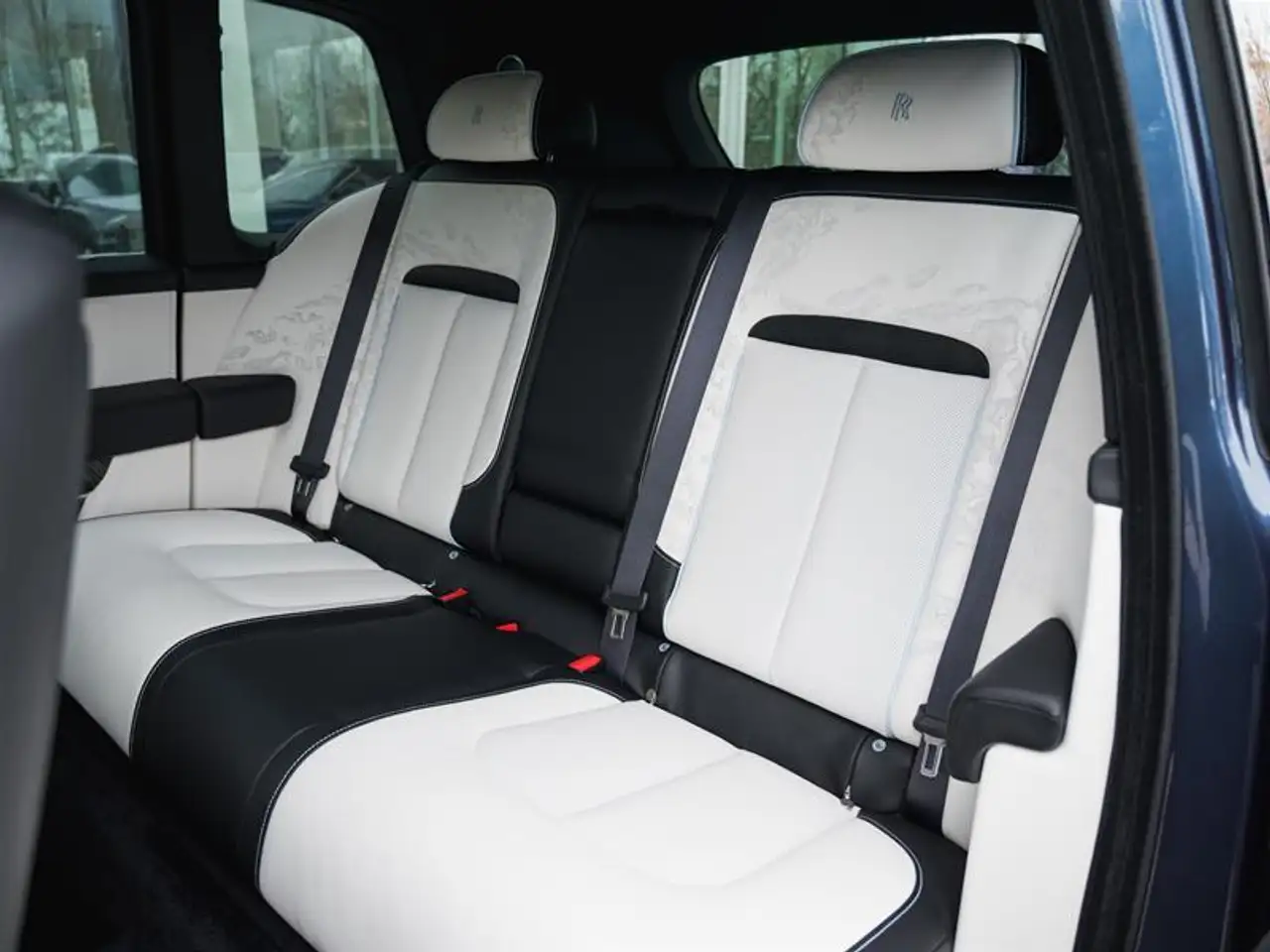 Rolls-Royce Cullinan снимка Rolls-Royce Cullinan