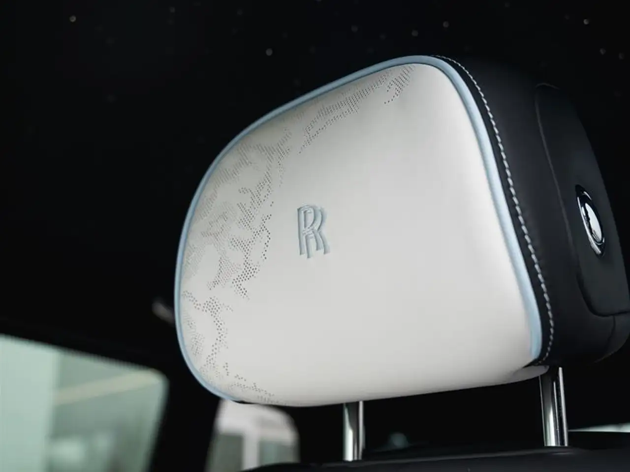 Rolls-Royce Cullinan снимка Rolls-Royce Cullinan