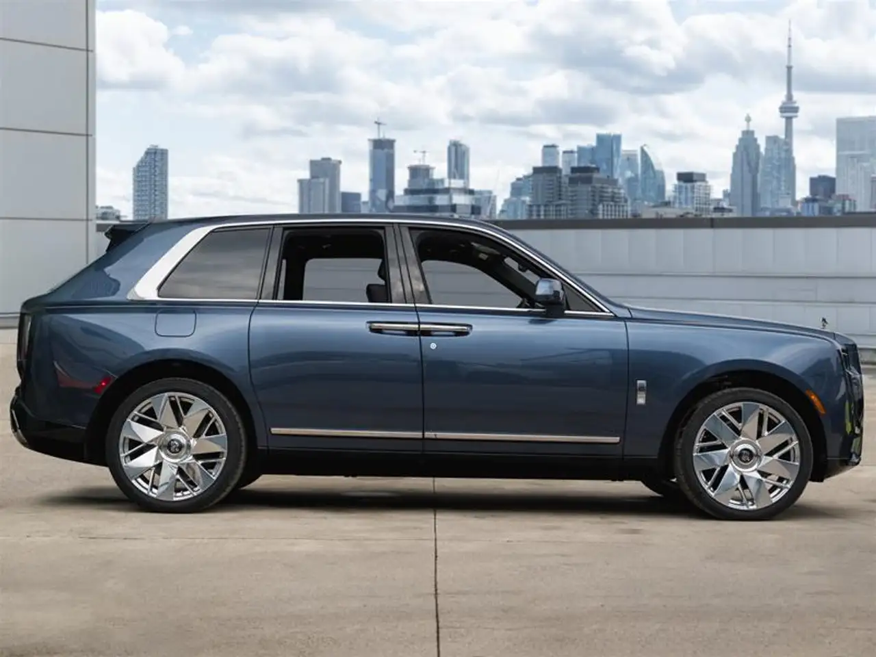 Rolls-Royce Cullinan снимка Rolls-Royce Cullinan