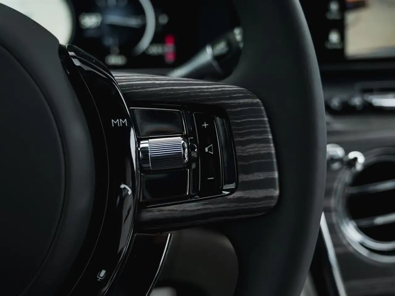 Rolls-Royce Cullinan снимка Rolls-Royce Cullinan