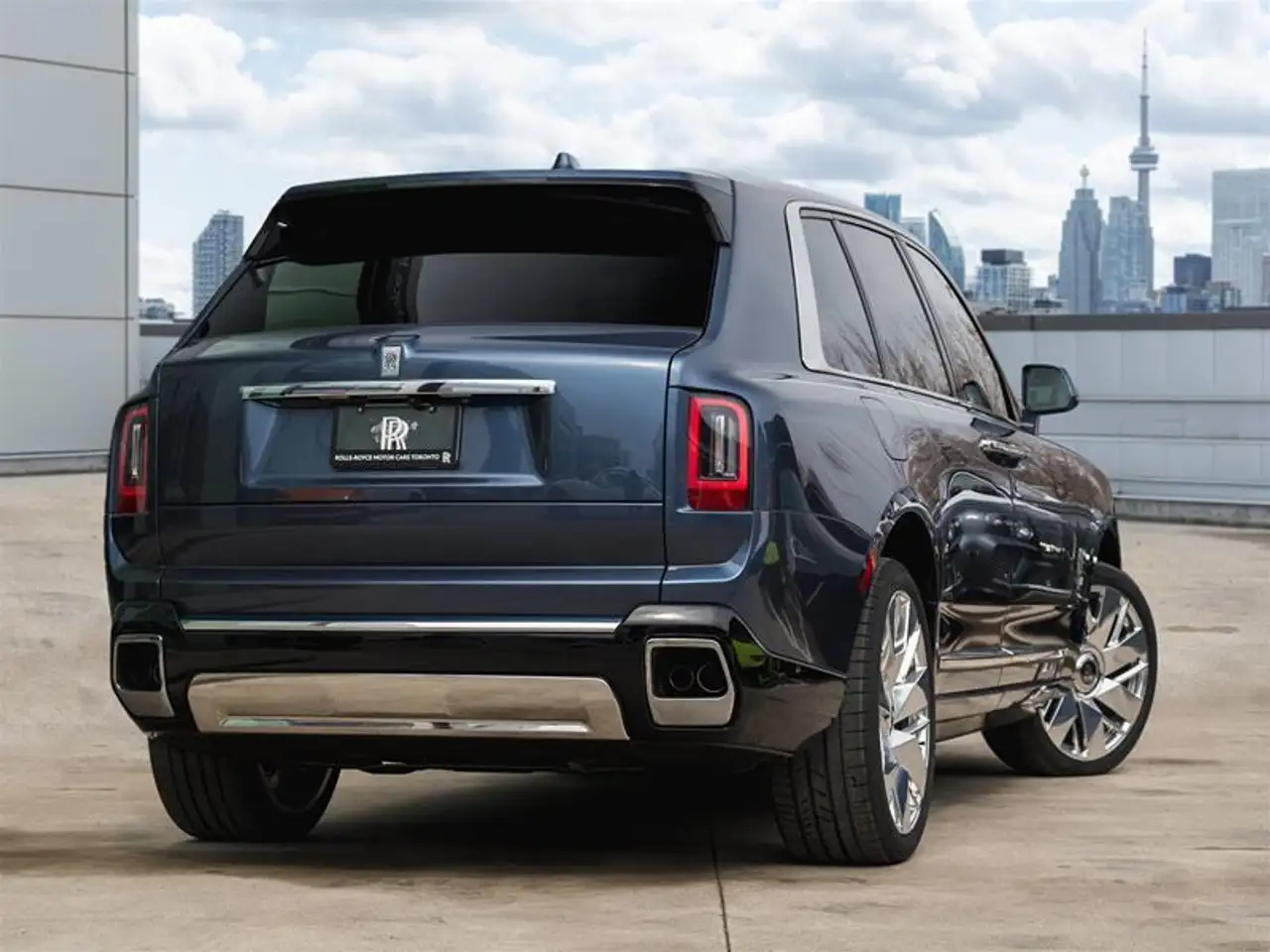 Rolls-Royce Cullinan снимка Rolls-Royce Cullinan