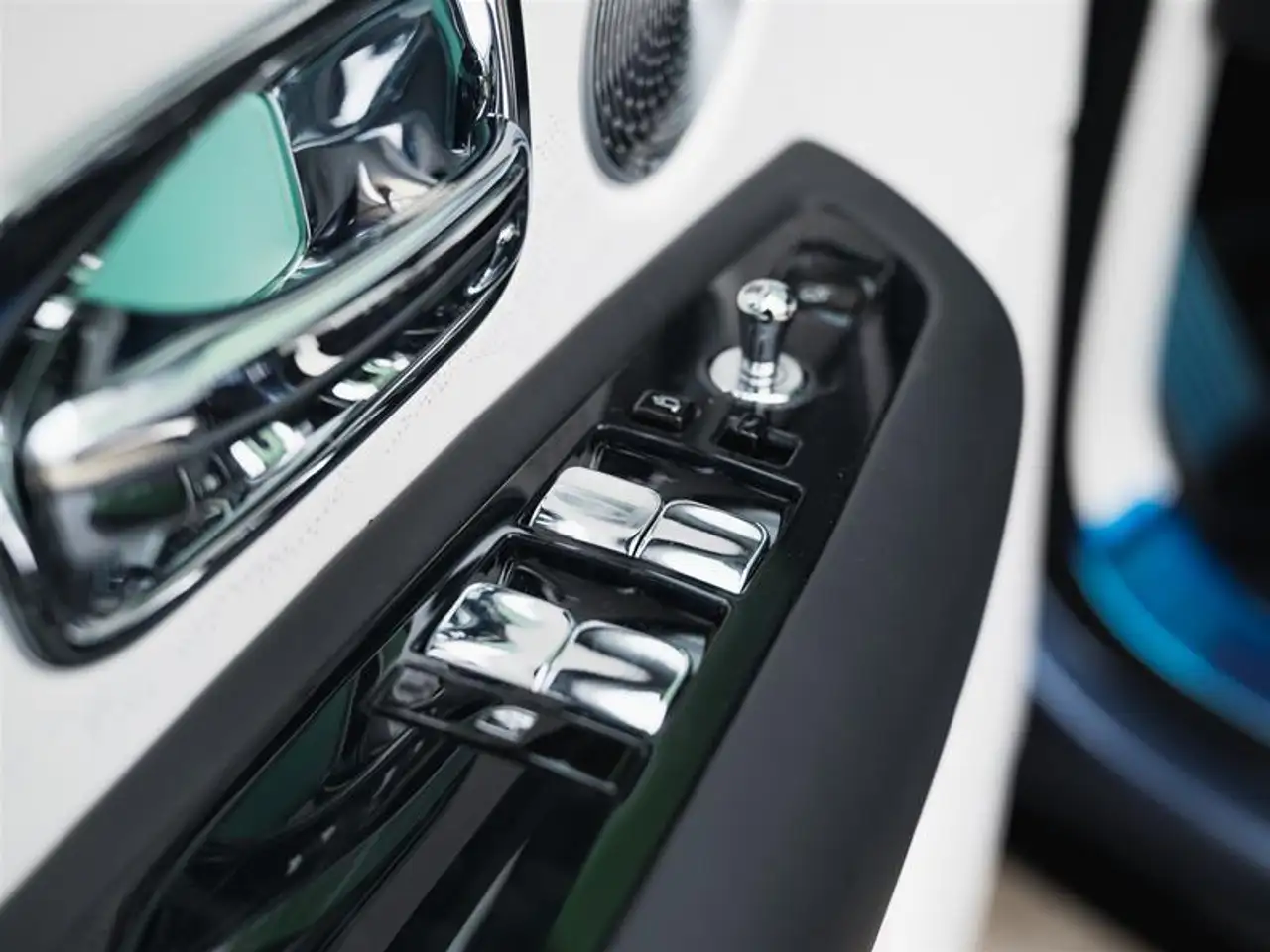Rolls-Royce Cullinan снимка Rolls-Royce Cullinan