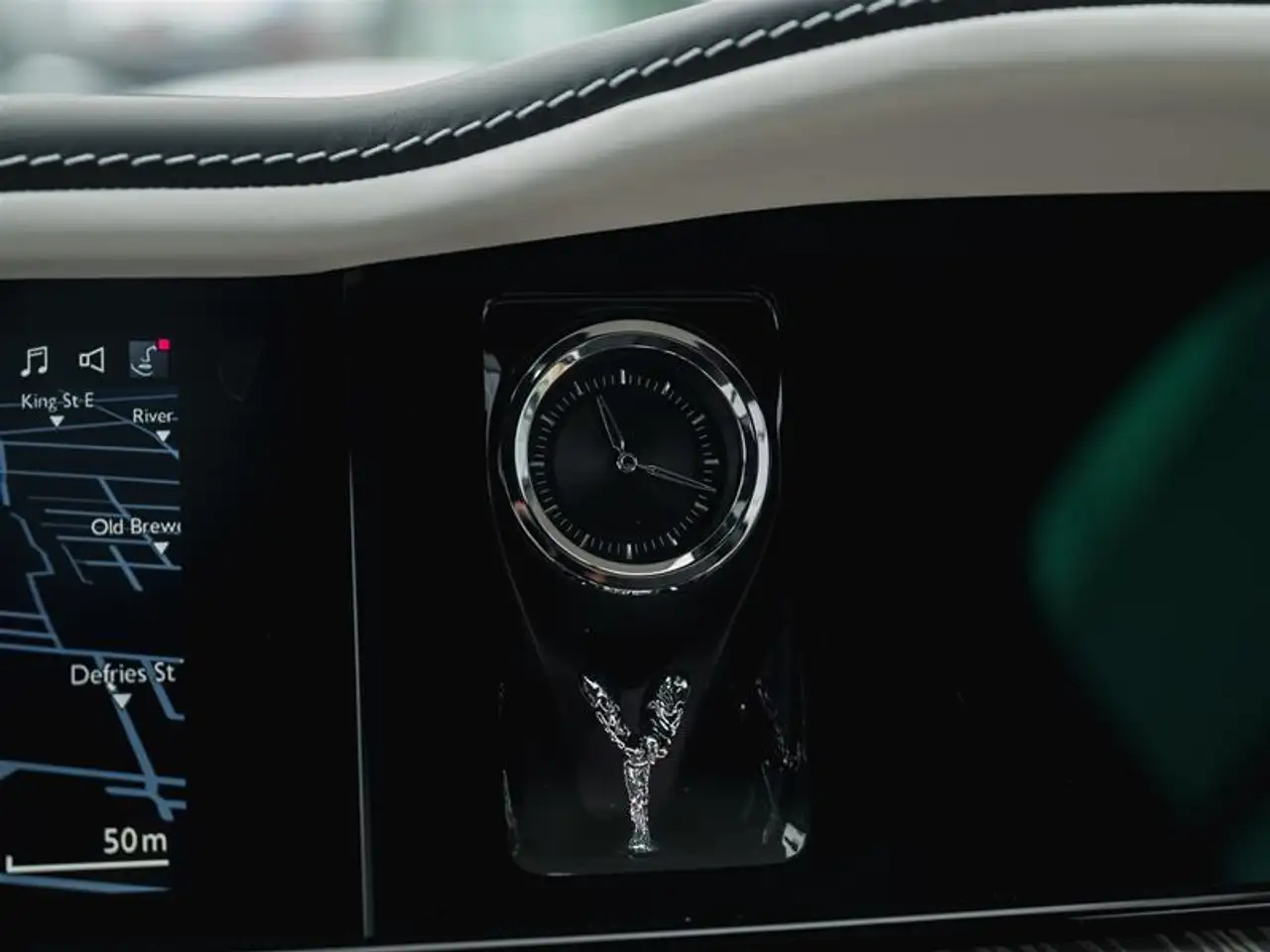 Rolls-Royce Cullinan снимка Rolls-Royce Cullinan