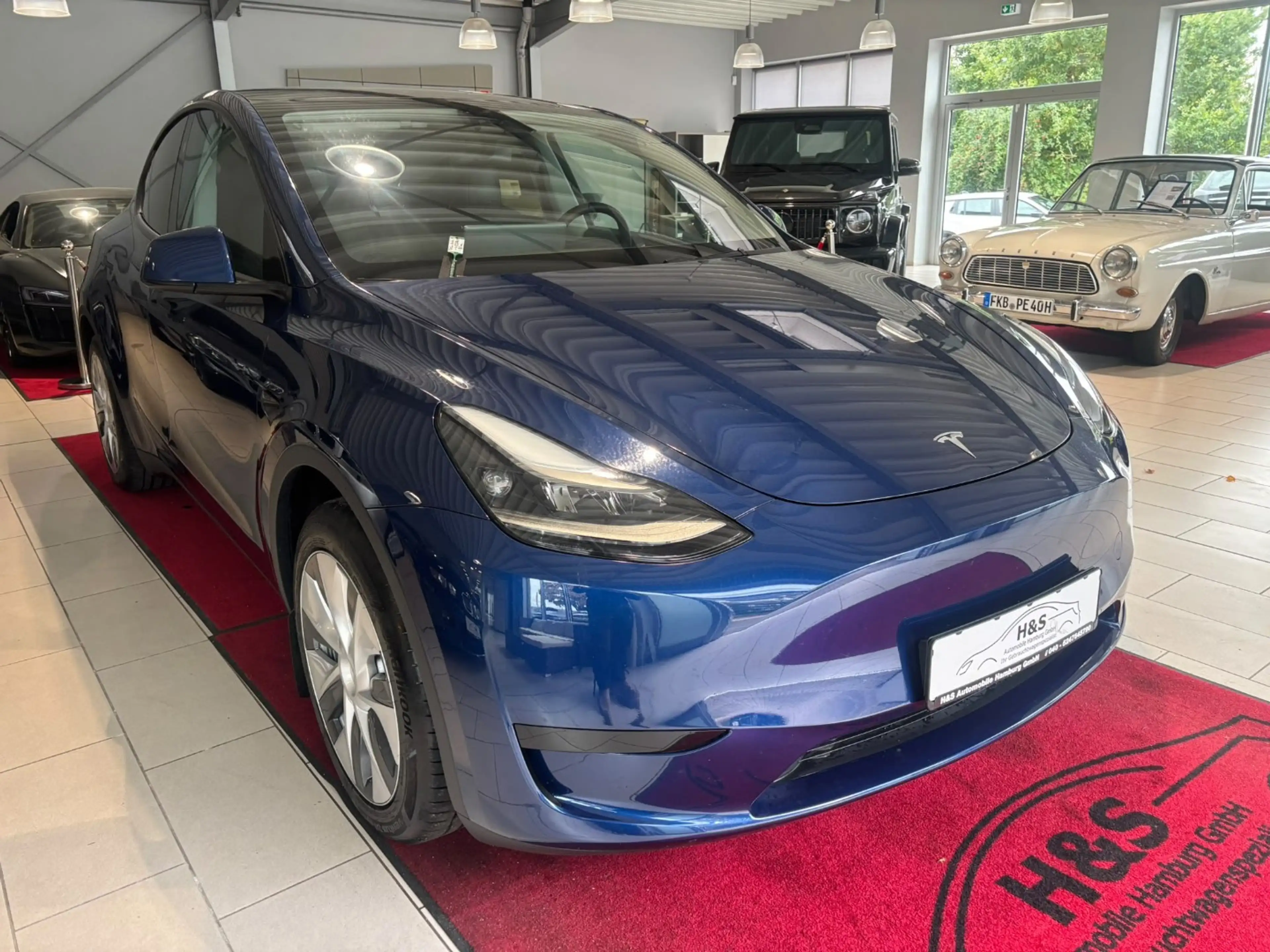 Tesla Model Y Long Range RWD — photo 16