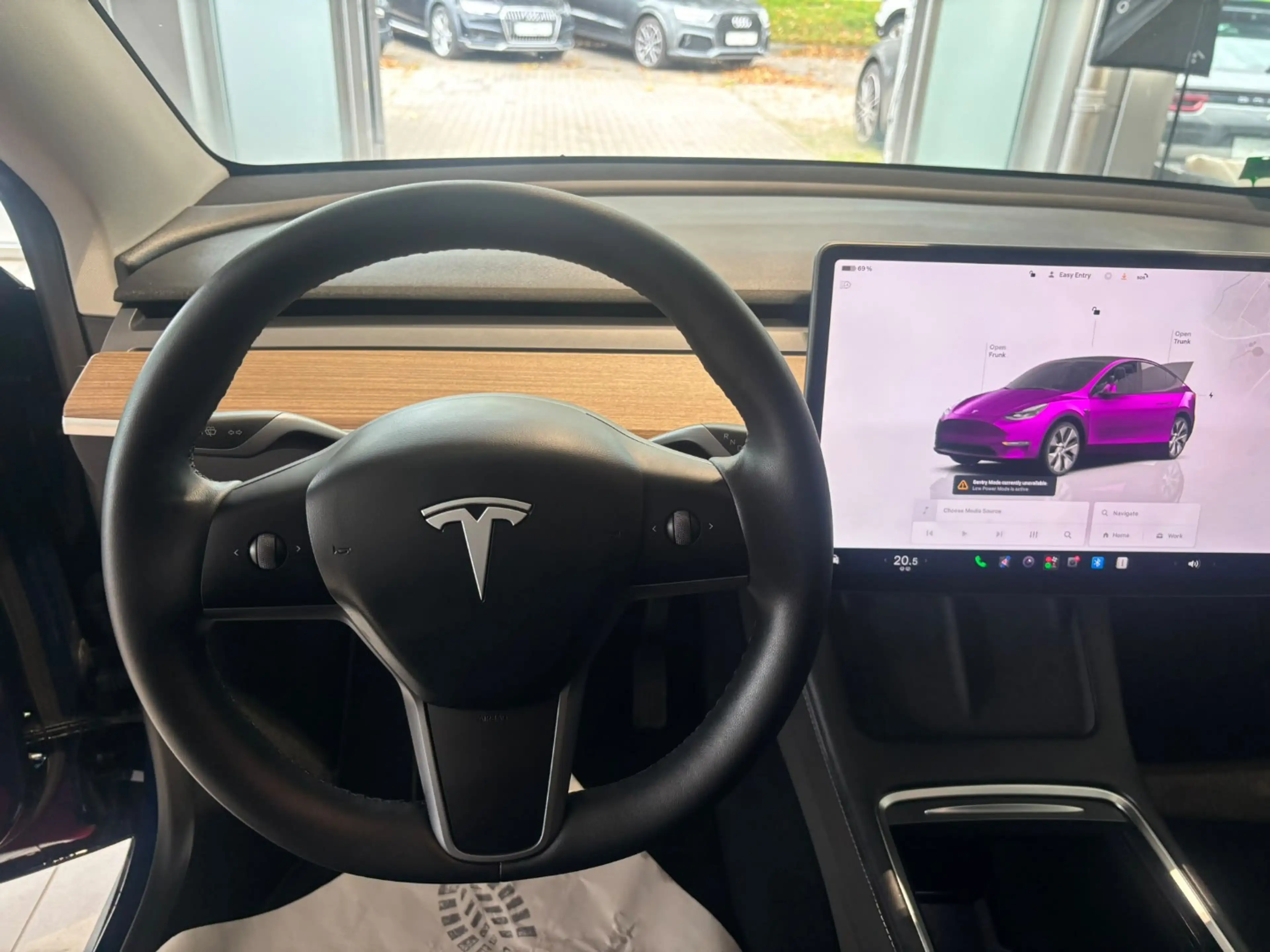 Tesla Model Y Long Range RWD — photo 18