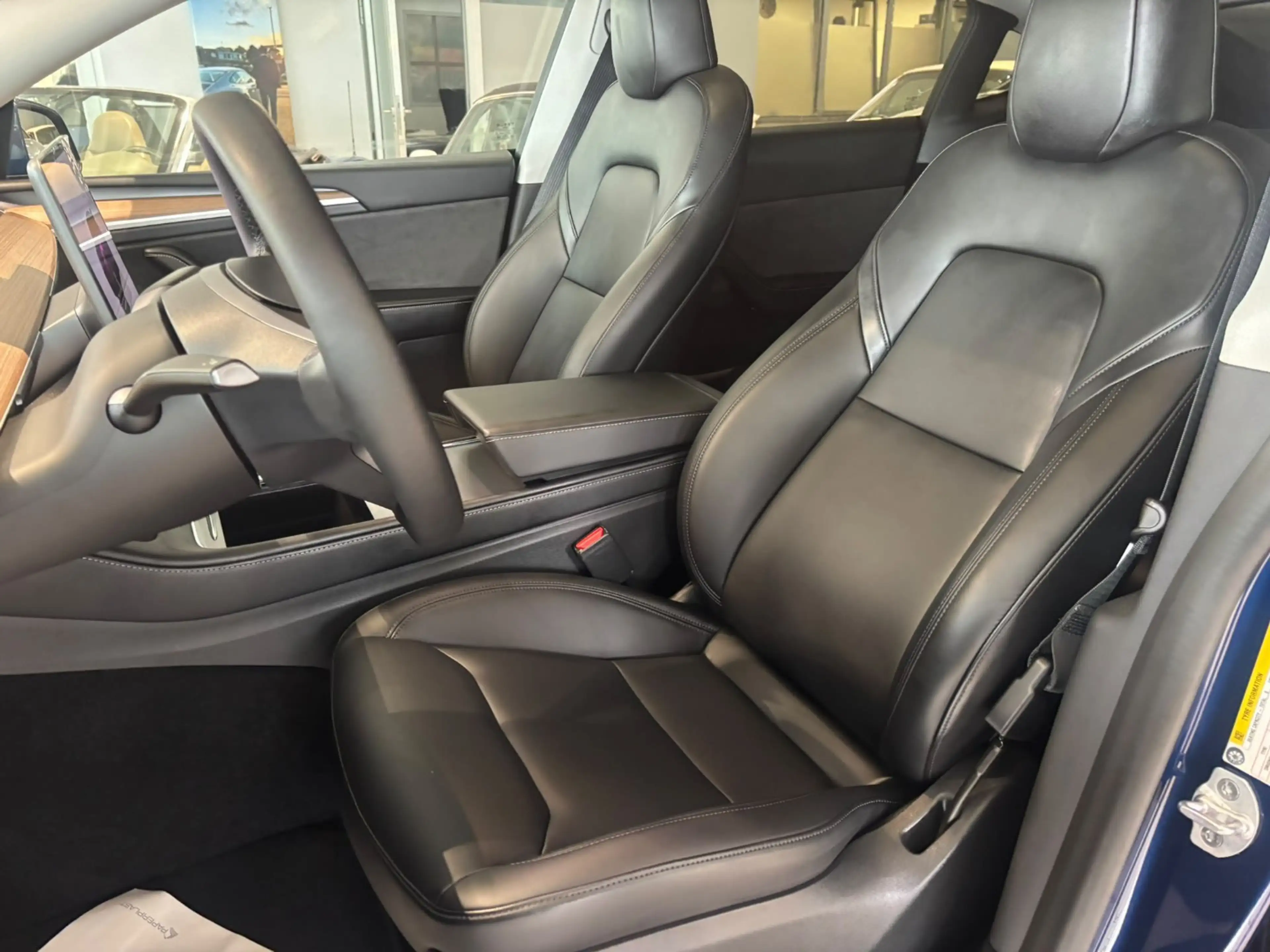 Tesla Model Y Long Range RWD — photo 15
