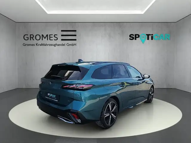 Peugeot 308 SW view 3