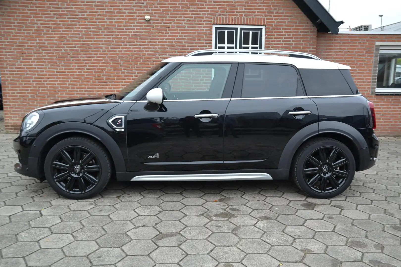 MINI Cooper S Countryman Mini 2.0 ALL4 Chili JCW.- Airco - luxe leer - Navi Schwarz - 2