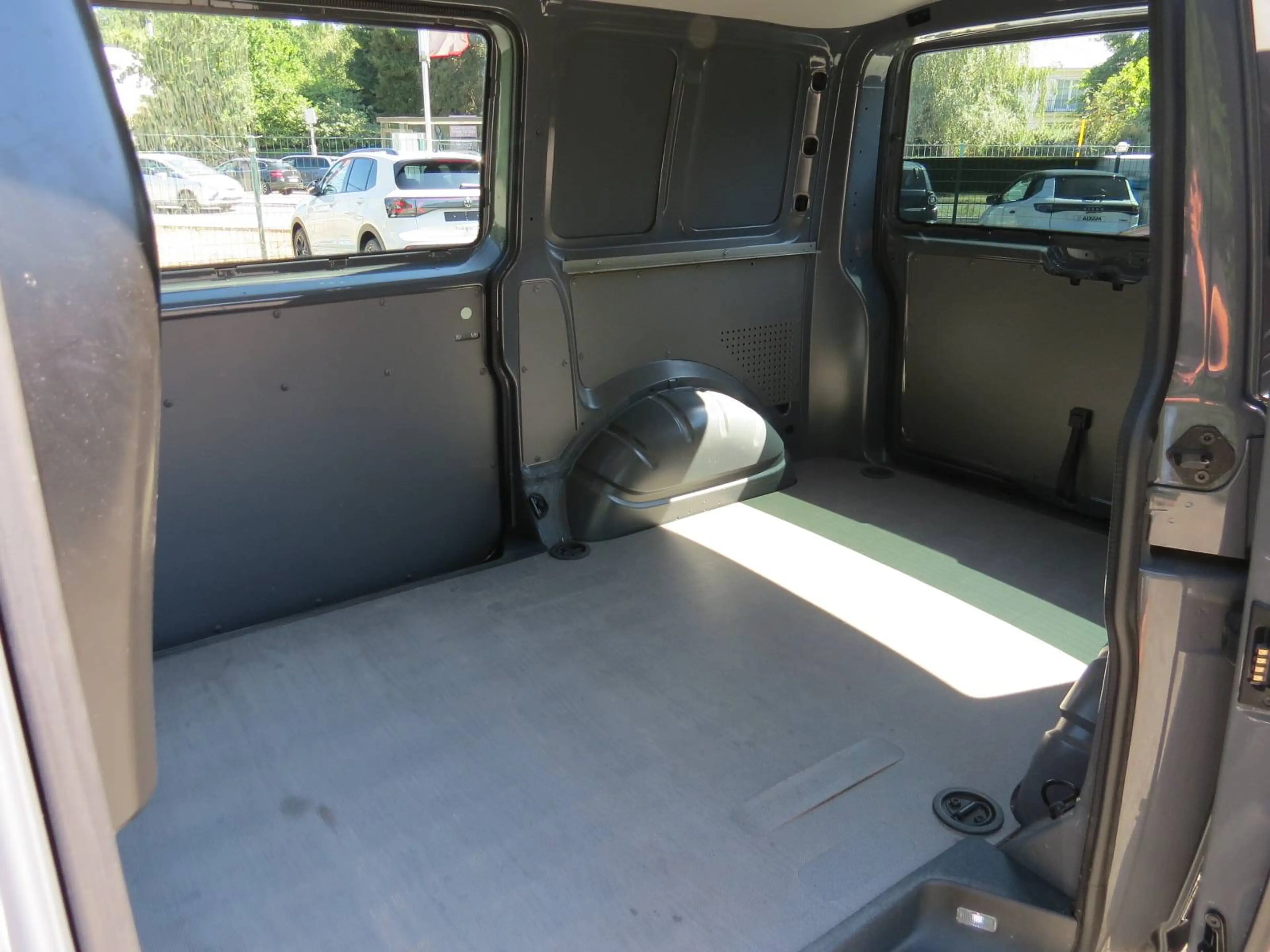Volkswagen T6.1 Transporter 2.0 TDi SCR BMT Comfortline (EU6d-TEMP) — photo 15