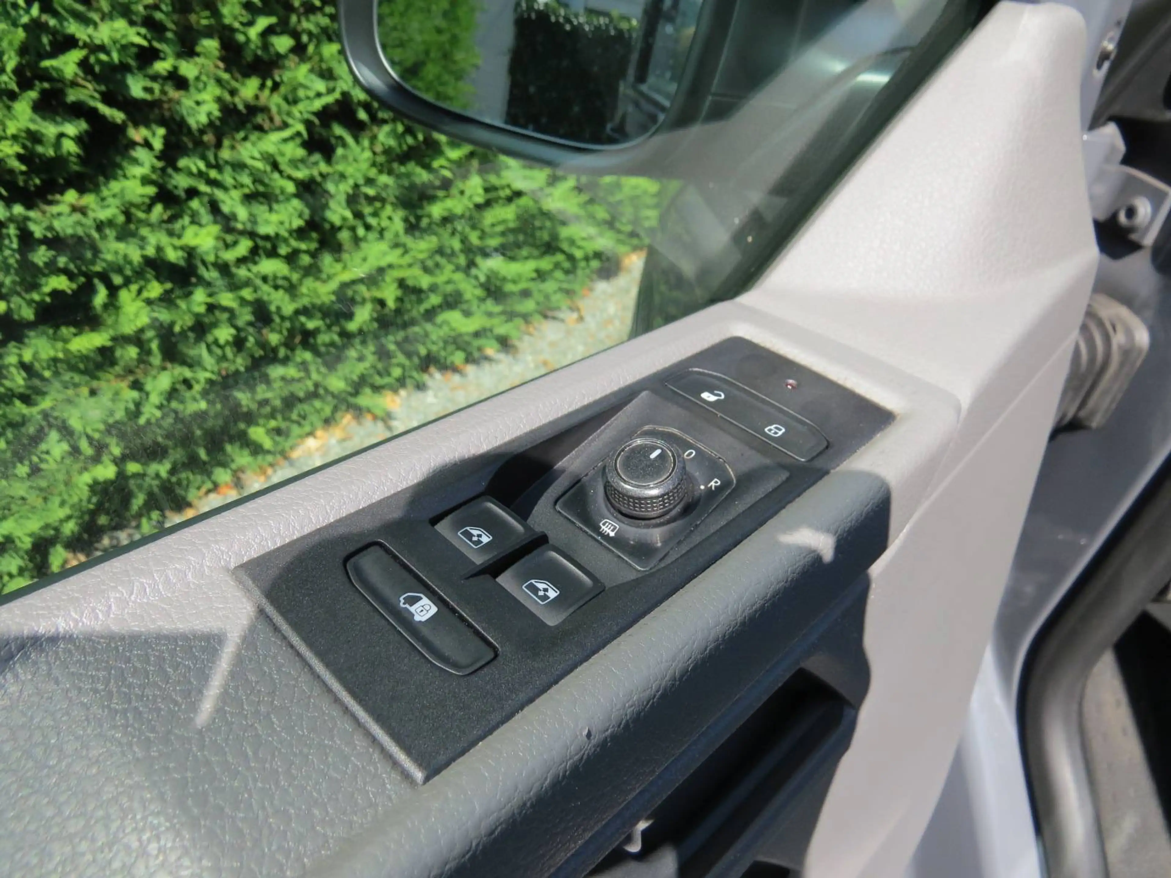 Volkswagen T6.1 Transporter 2.0 TDi SCR BMT Comfortline (EU6d-TEMP) — photo 6