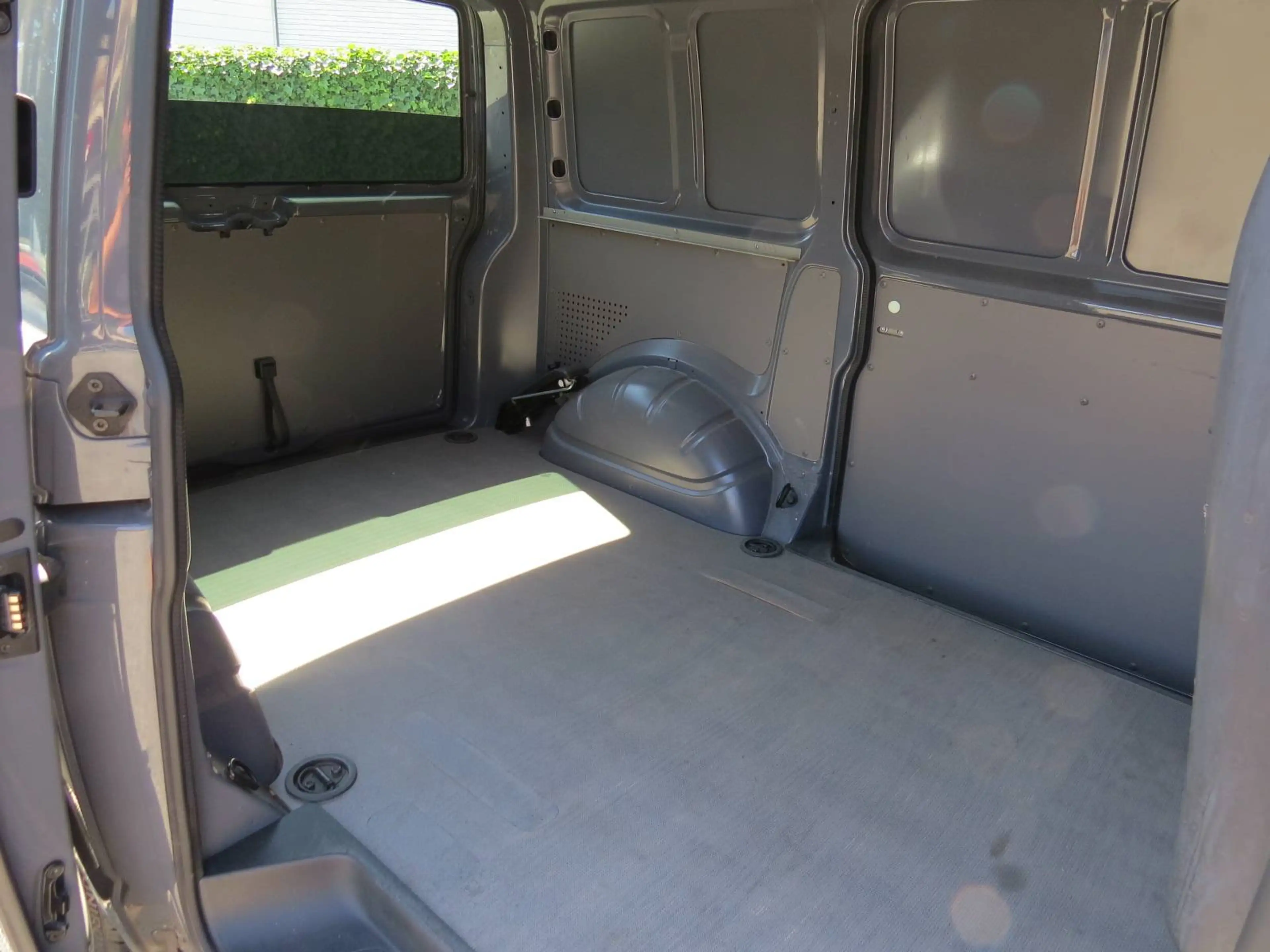Volkswagen T6.1 Transporter 2.0 TDi SCR BMT Comfortline (EU6d-TEMP) — photo 5