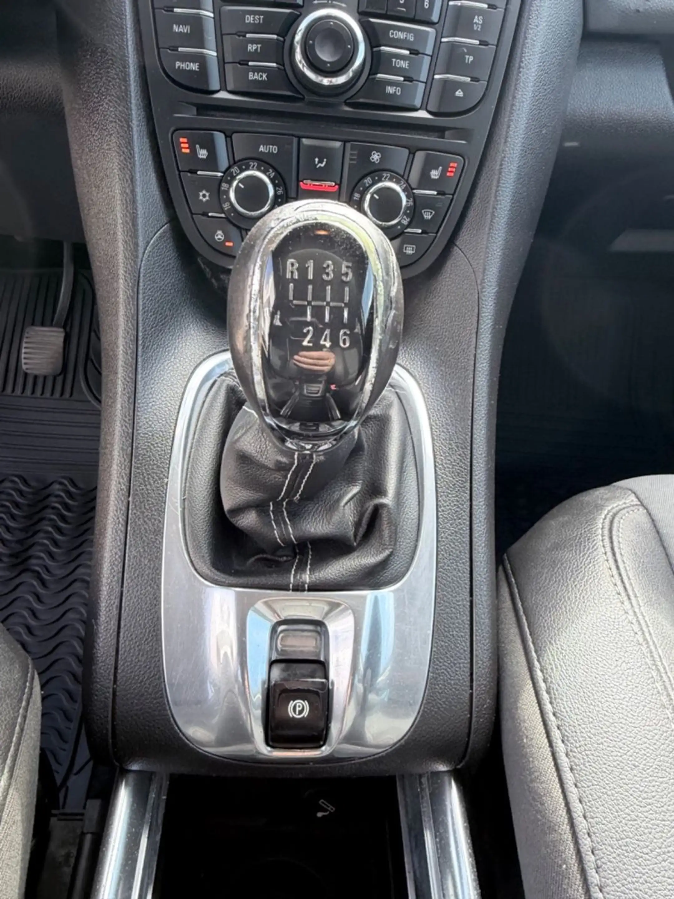 Opel Meriva B Innovation~Tempomat~Navi~SHZ~PDC~Euro5 — photo 17