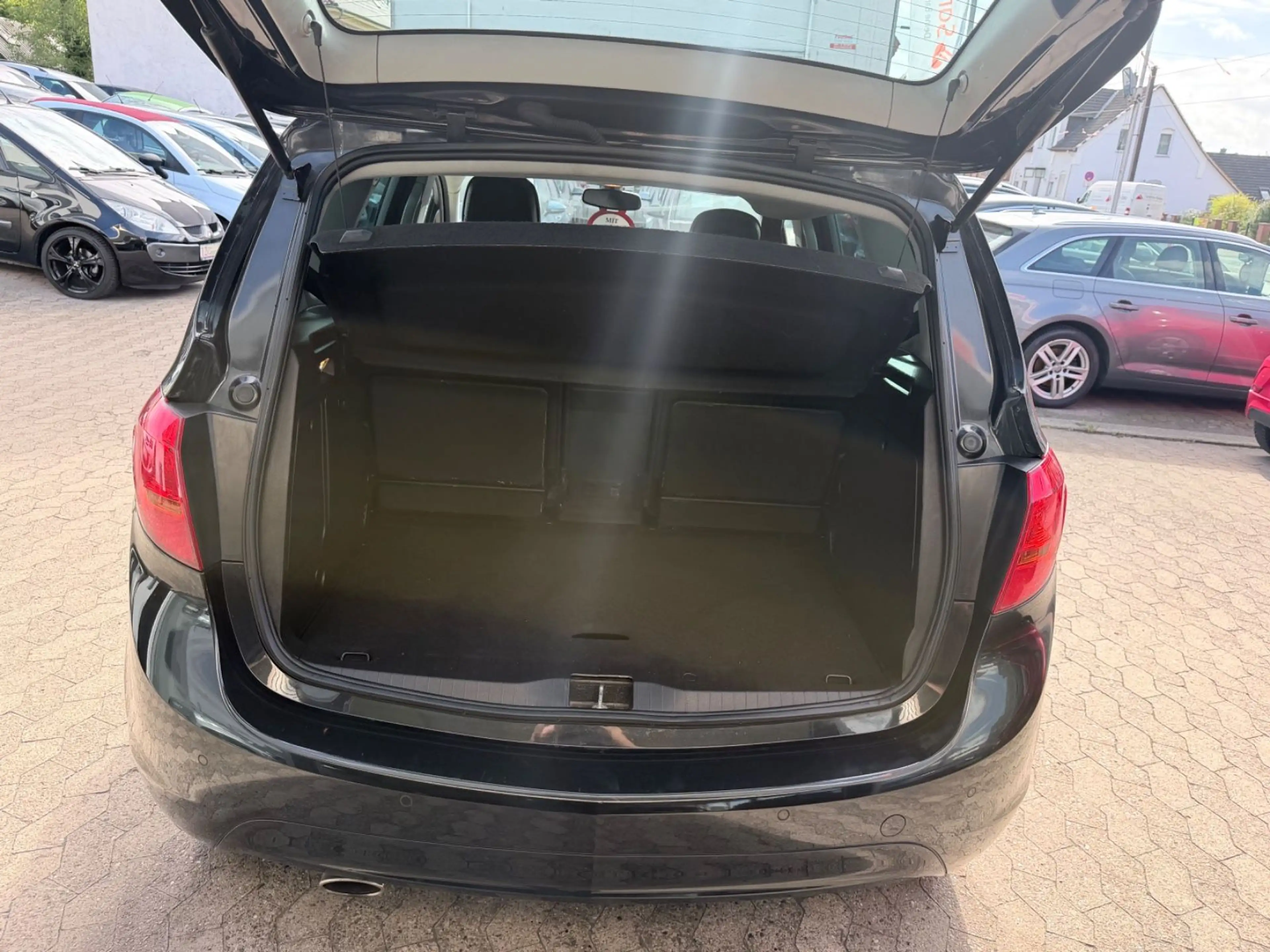 Opel Meriva B Innovation~Tempomat~Navi~SHZ~PDC~Euro5 — photo 8